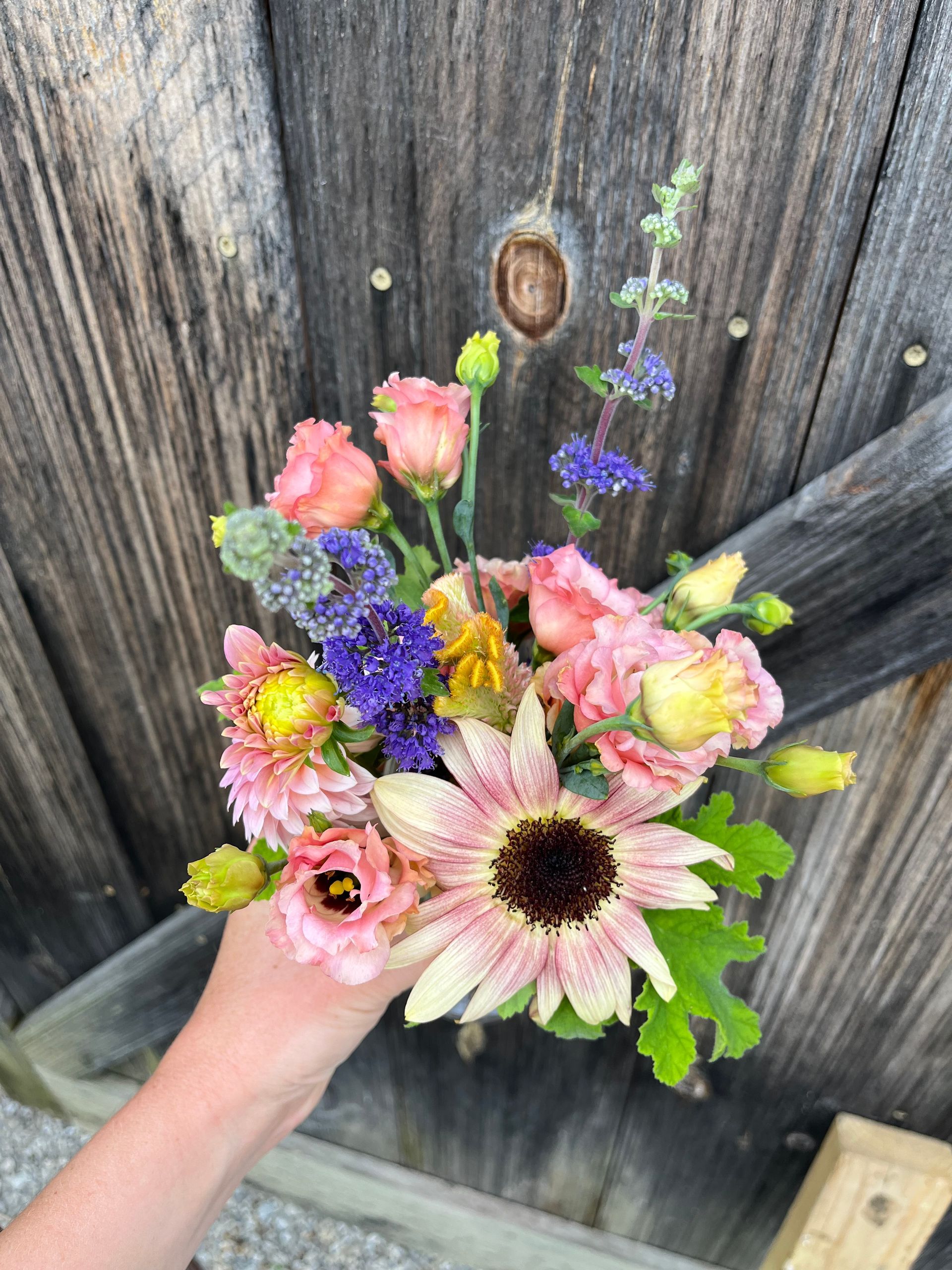unique flower arrangements locally grown in Lancaster Ohio