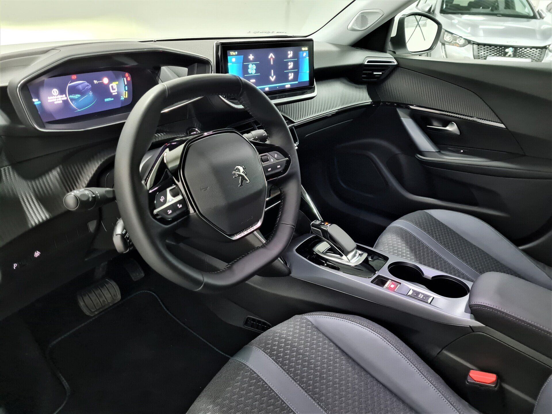 Peugeot e-2008 Allure