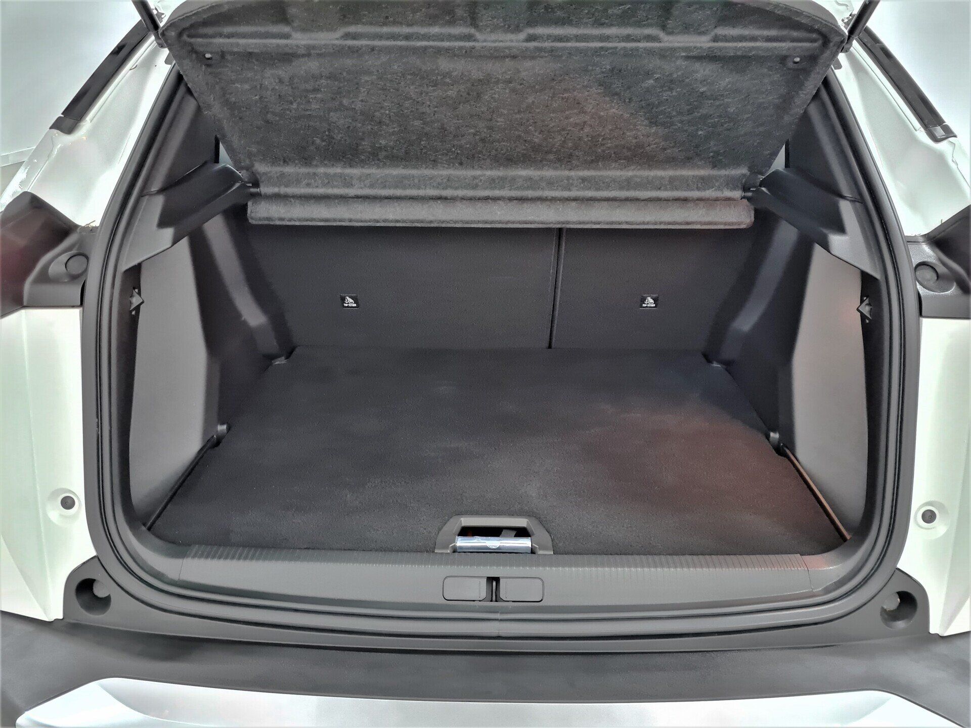 Peugeot e-2008 Allure