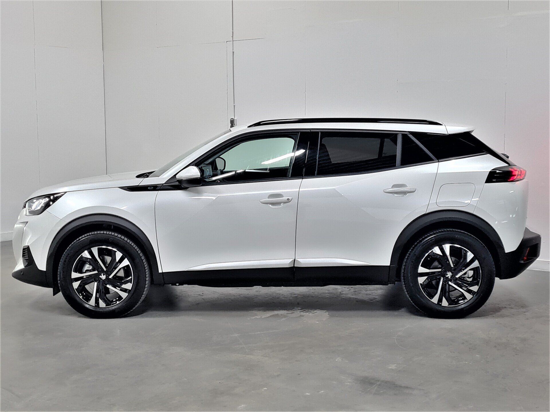 Peugeot e-2008 Allure