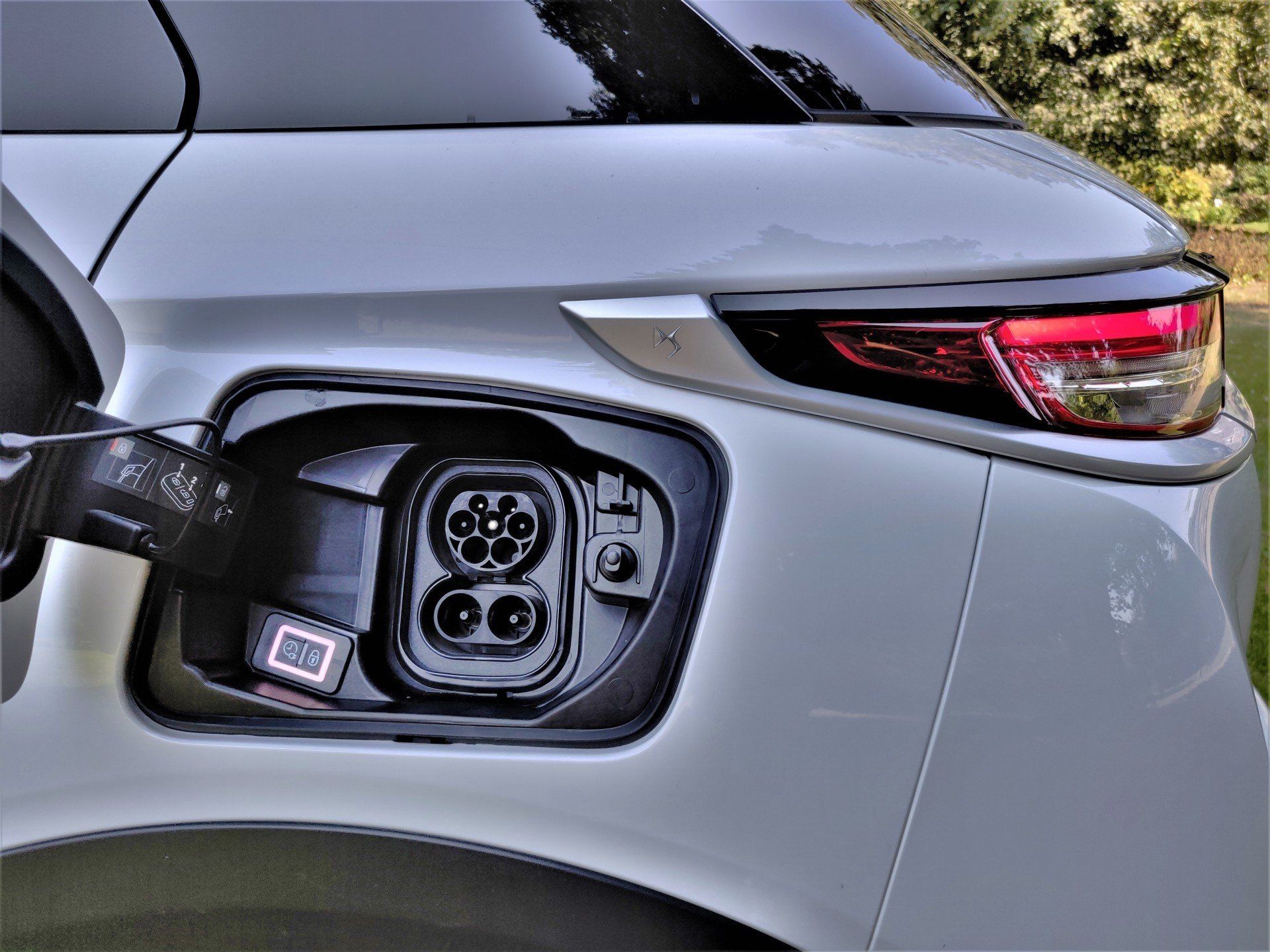 DS3 Crossback E-Tense CCS laadpoort