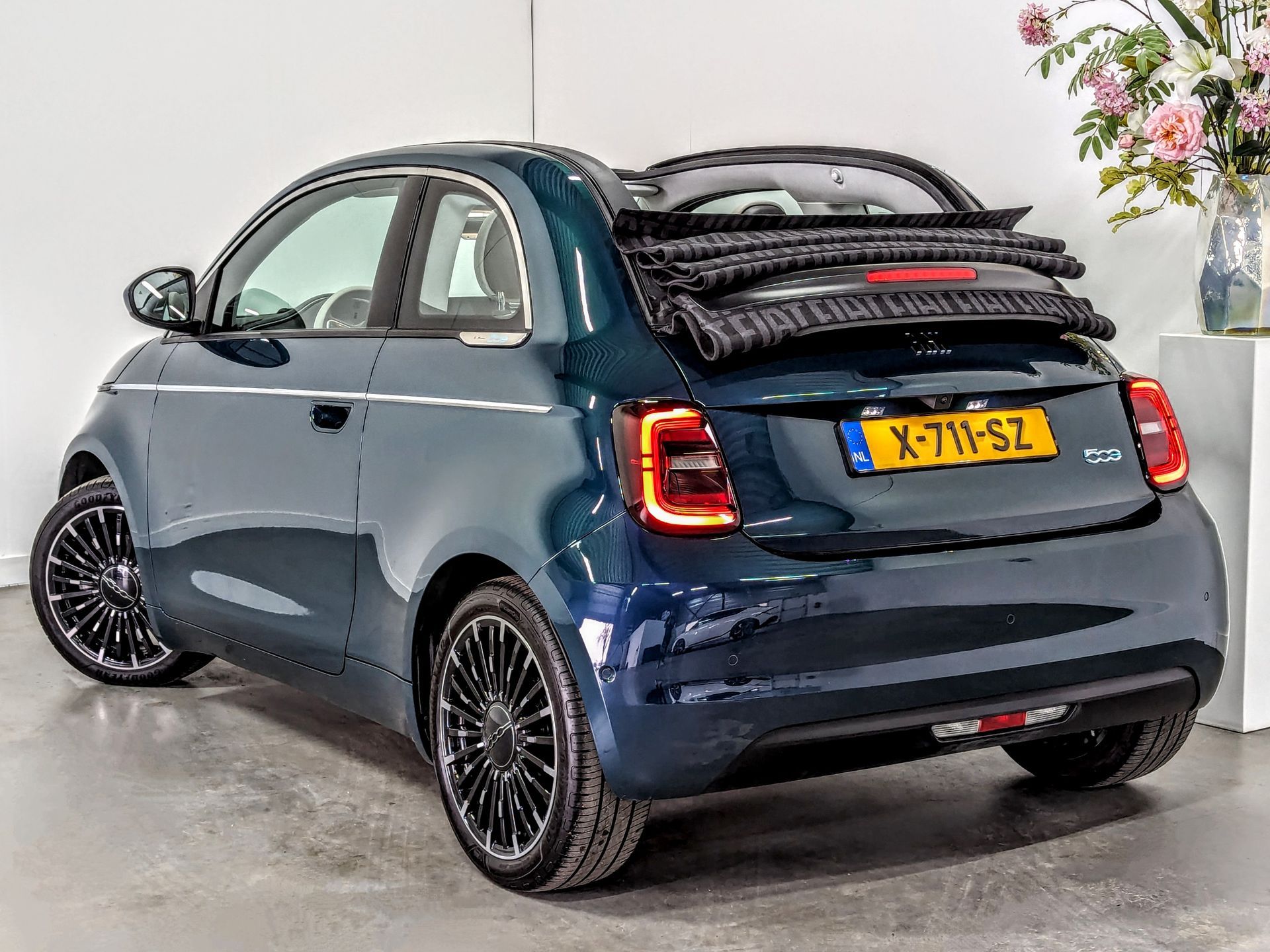 Fiat 500e Cabrio La Prima