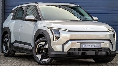 Kia EV3 Long Range 81.4 kWh Air Ivory Silver e-magine Mobility links voor