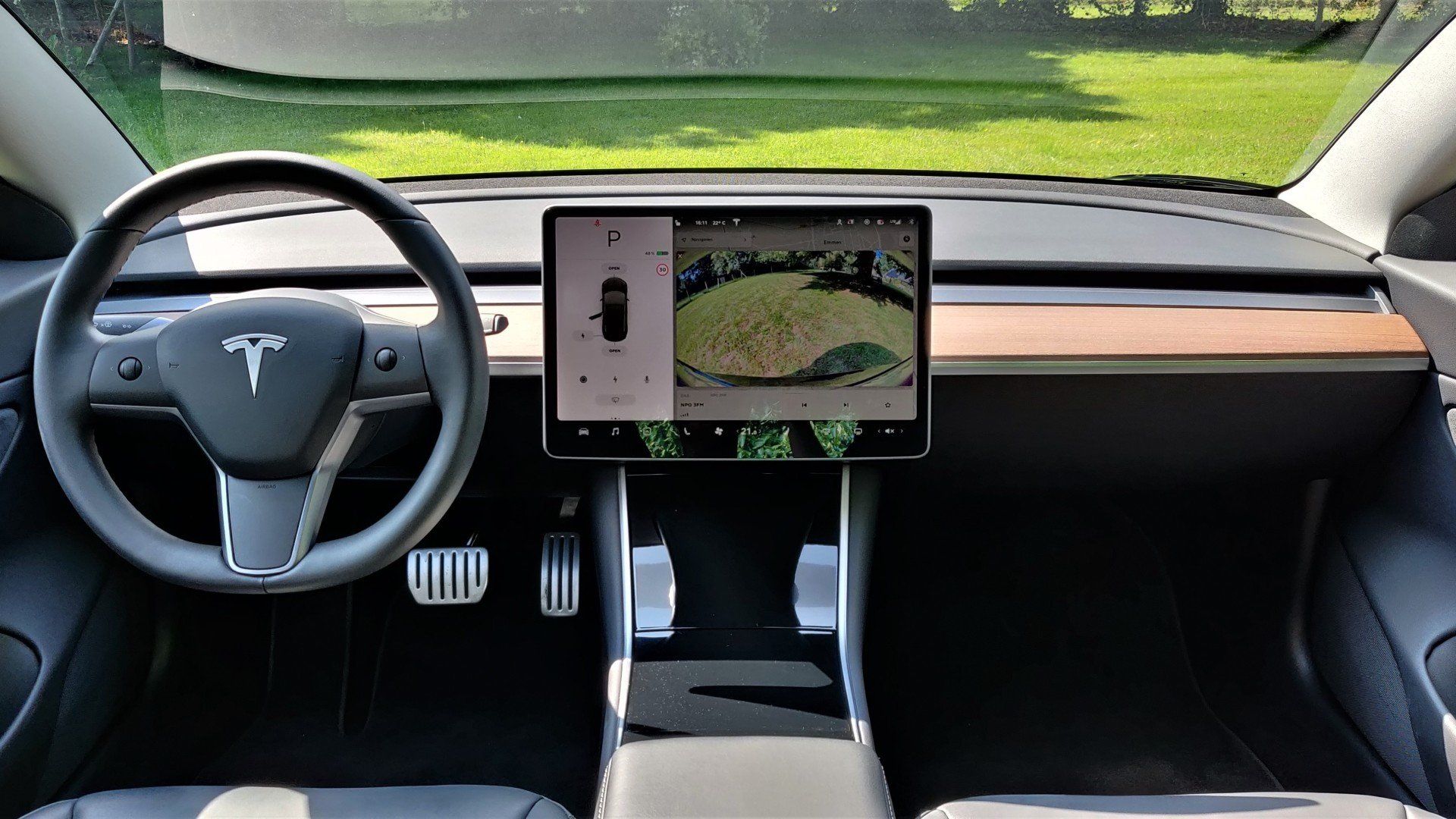 Tesla Model 3 Performance e-magine mobility