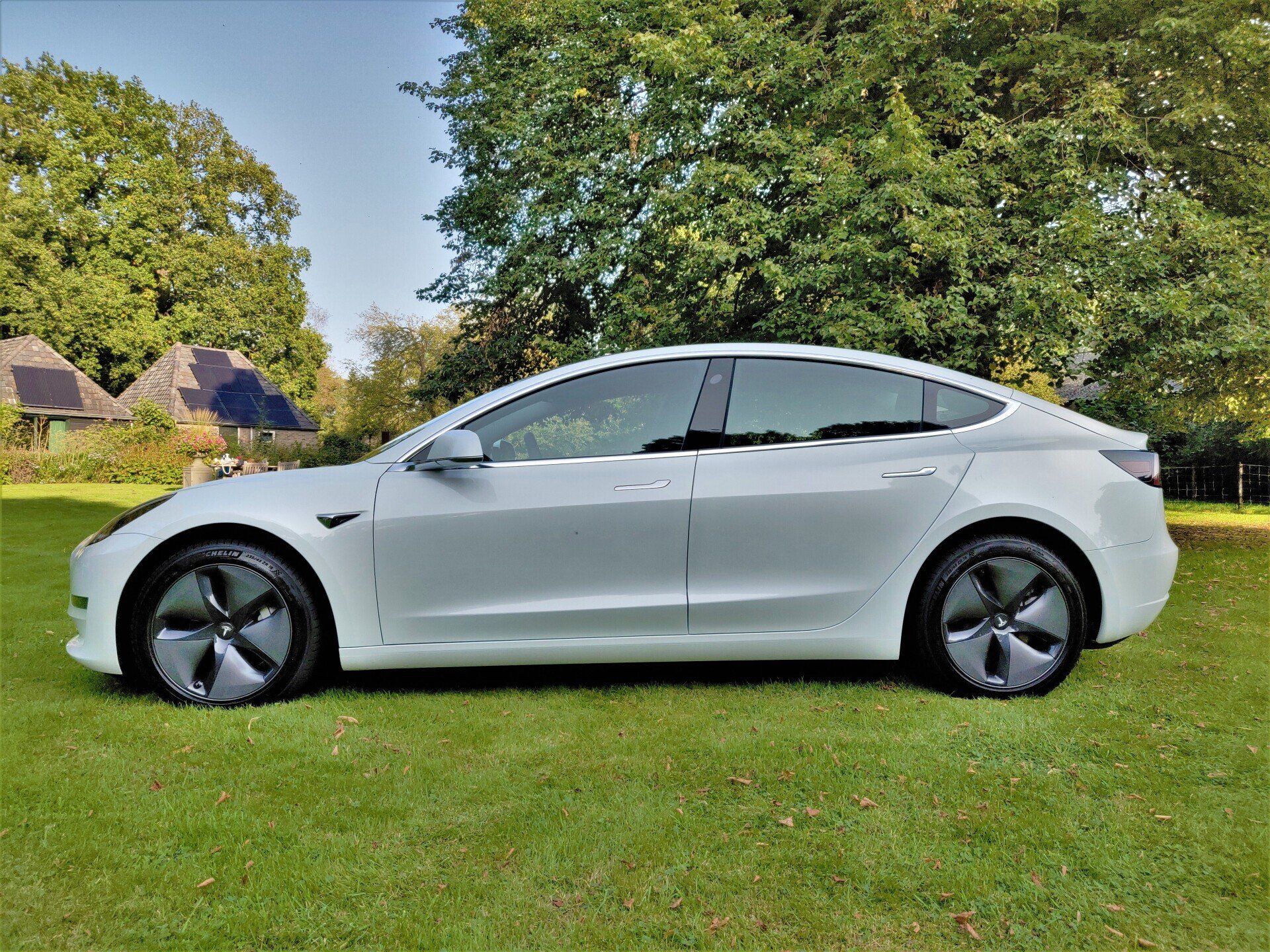 Tesla Model 3 exterieur