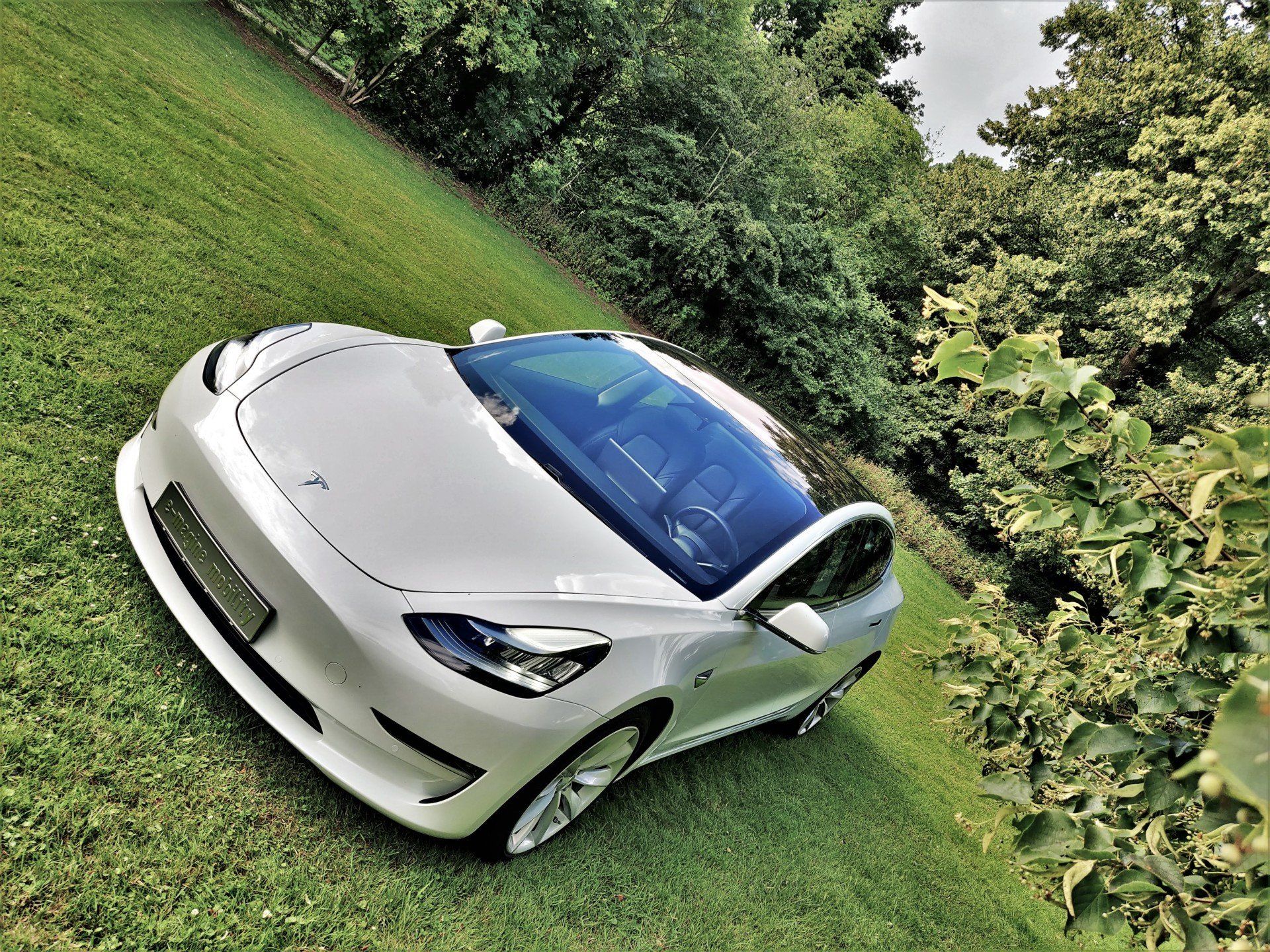 Tesla Model 3 Long Range Dual Motor e-magine mobility