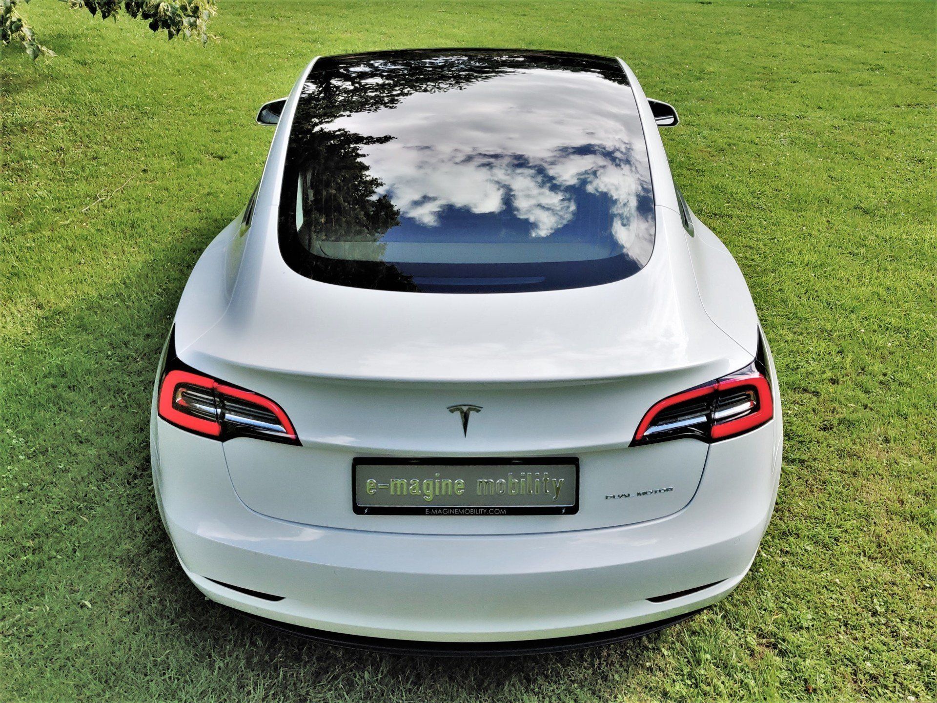 Tesla Model 3 Long Range Dual Motor e-magine mobility