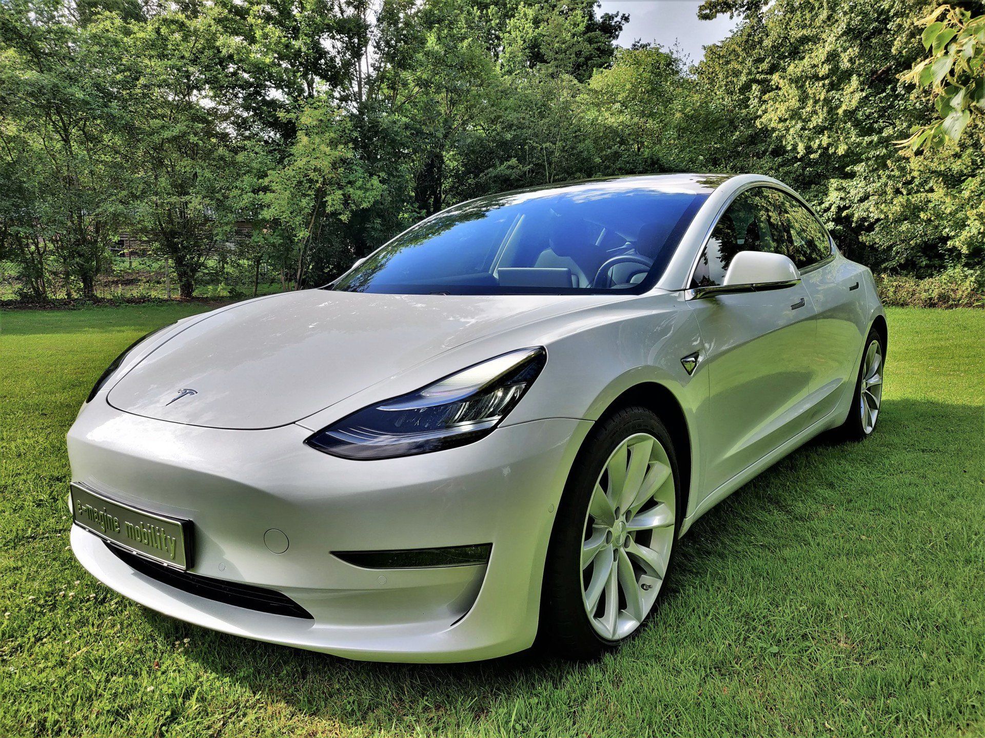 Tesla Model 3 Long Range Dual Motor e-magine mobility