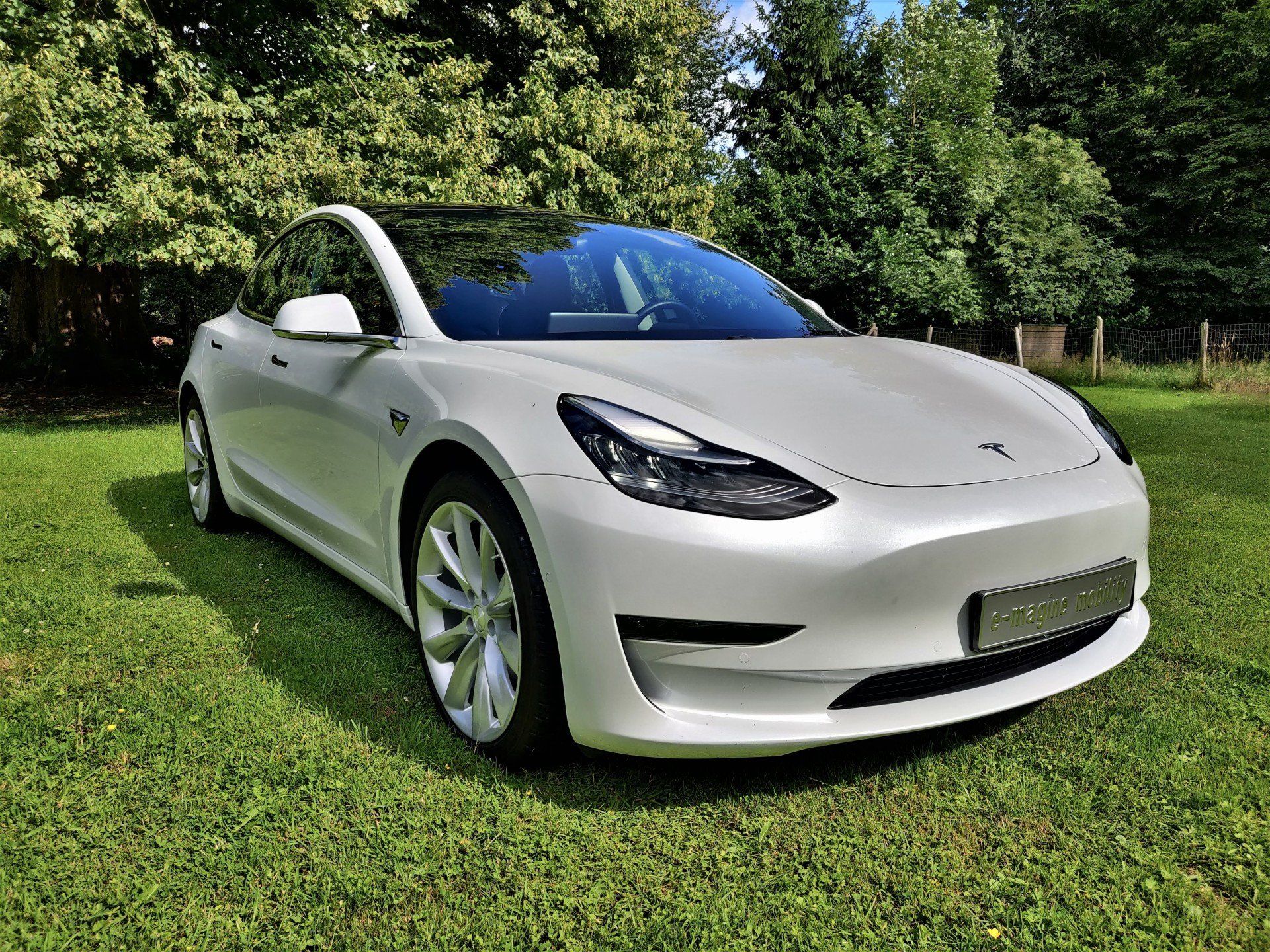 Tesla Model 3 Long Range Dual Motor e-magine mobility