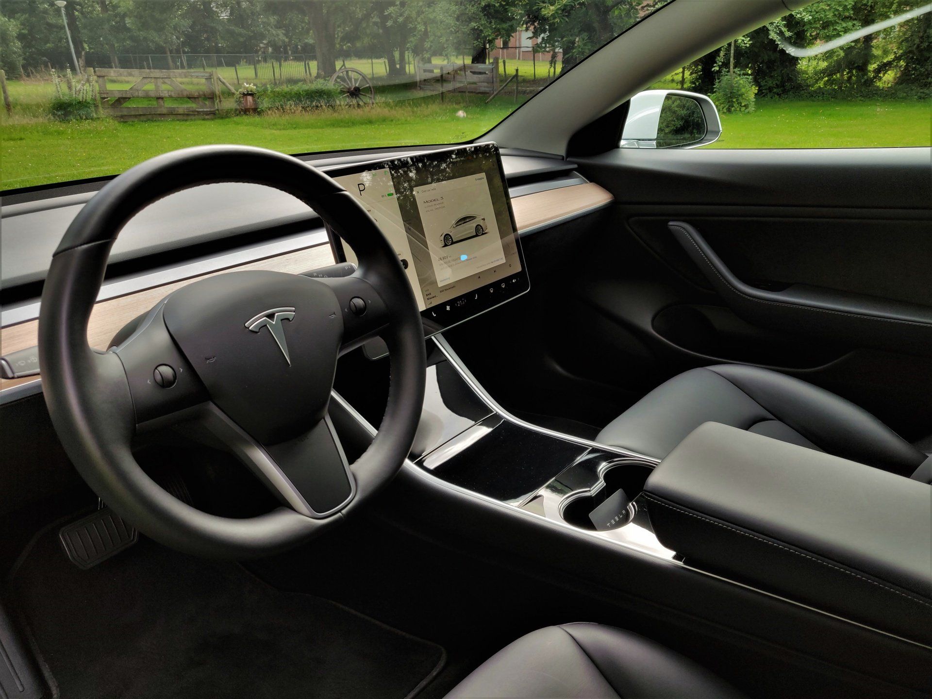 Tesla Model 3 Long Range Dual Motor e-magine mobility