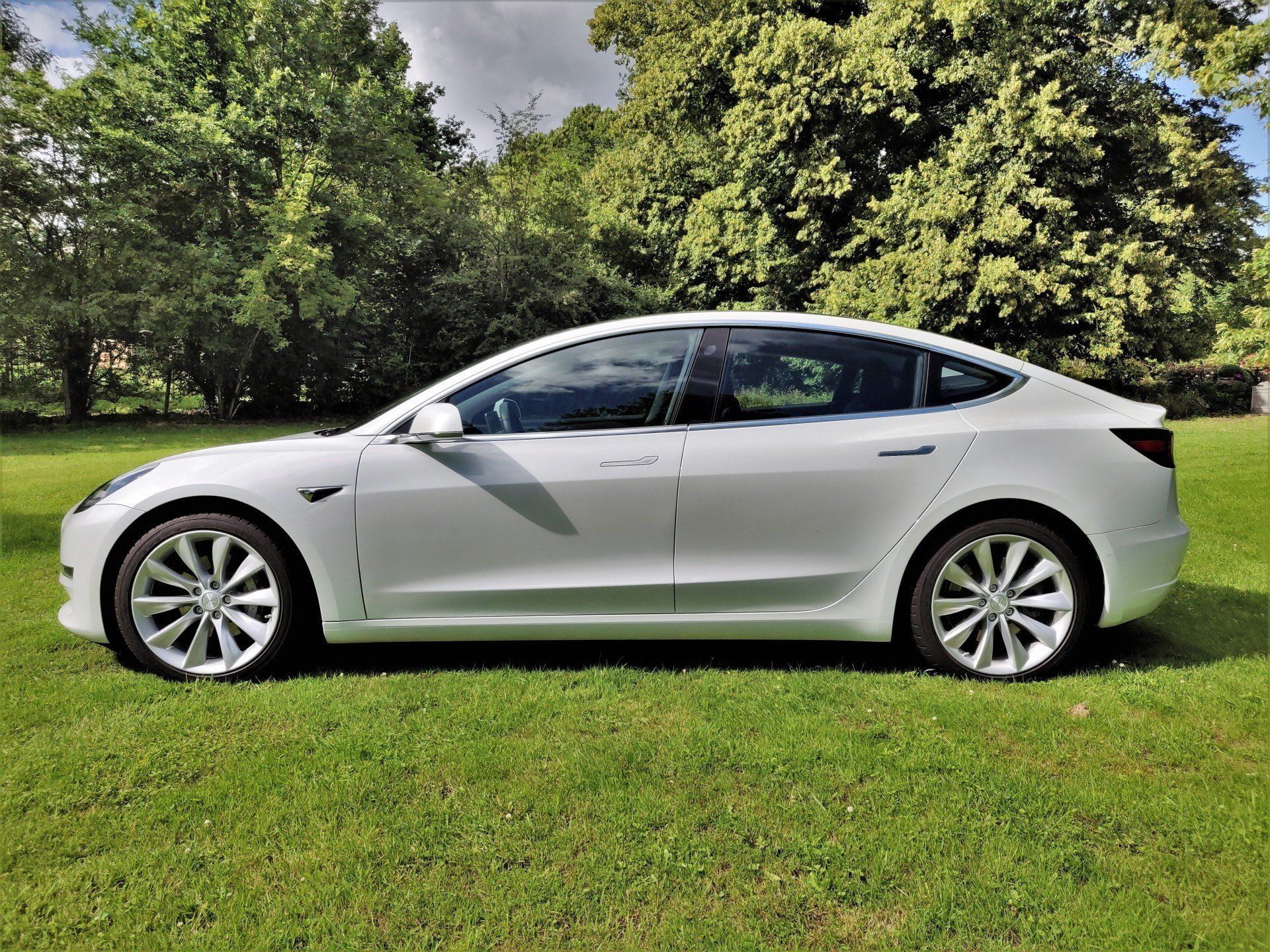 Tesla Model 3 Long Range Dual Motor e-magine mobility