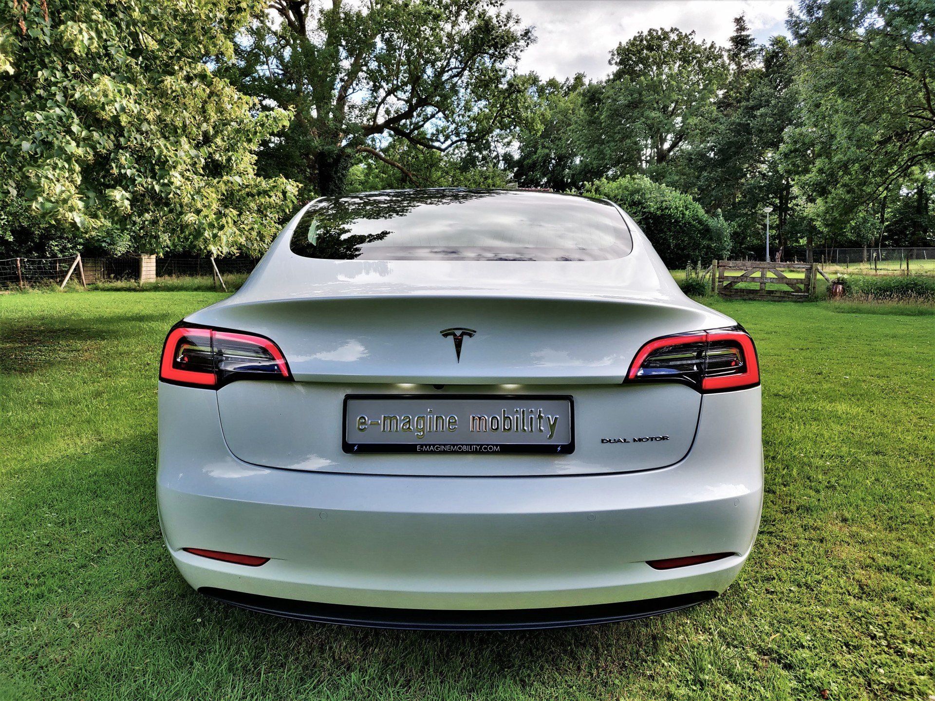 Tesla Model 3 Long Range Dual Motor e-magine mobility