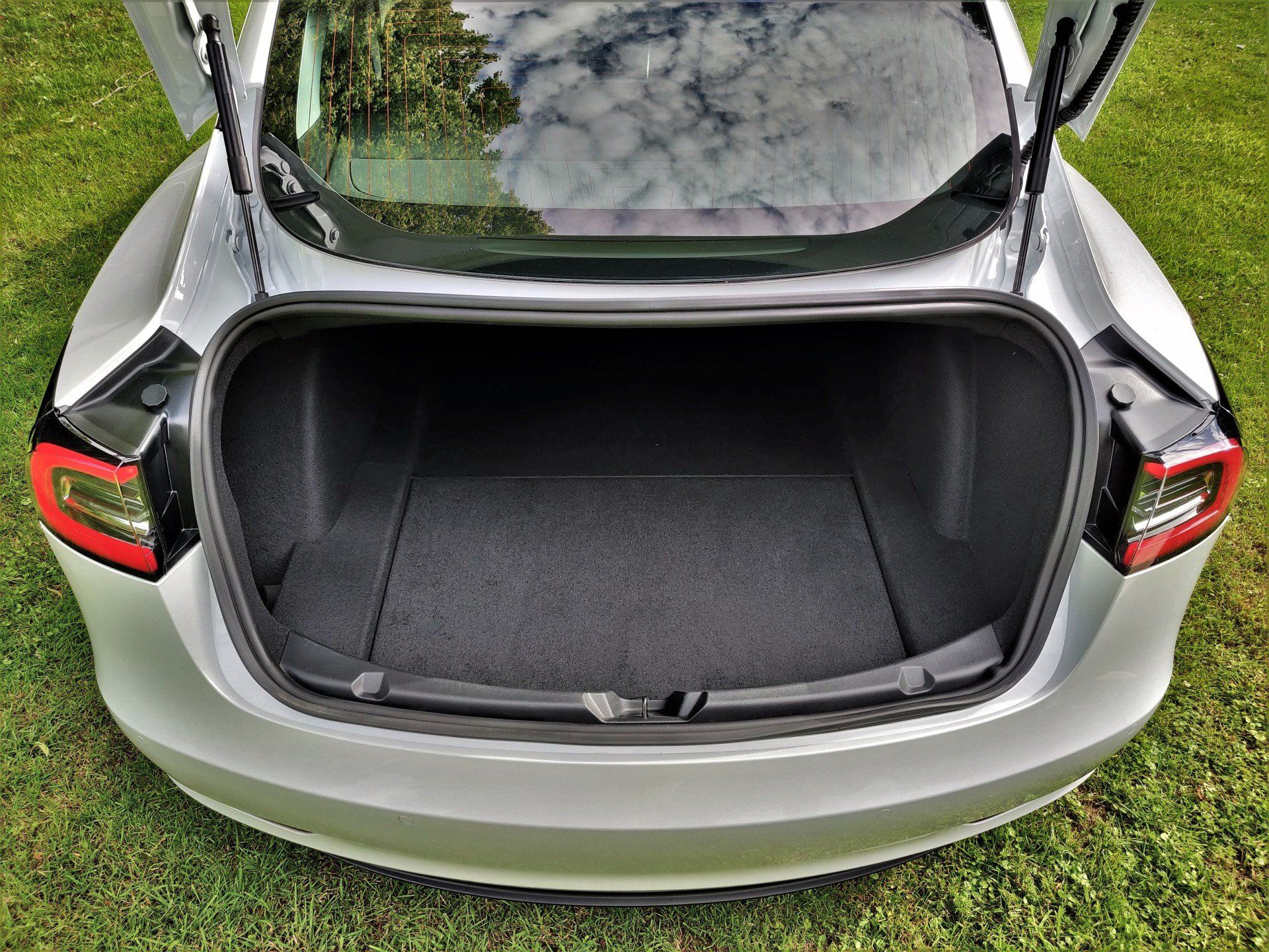 Tesla Model 3 Long Range Dual Motor e-magine mobility