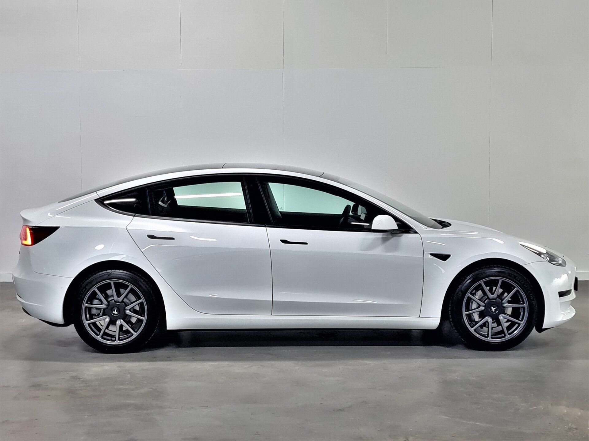 Tesla Model 3 Standard Range Plus