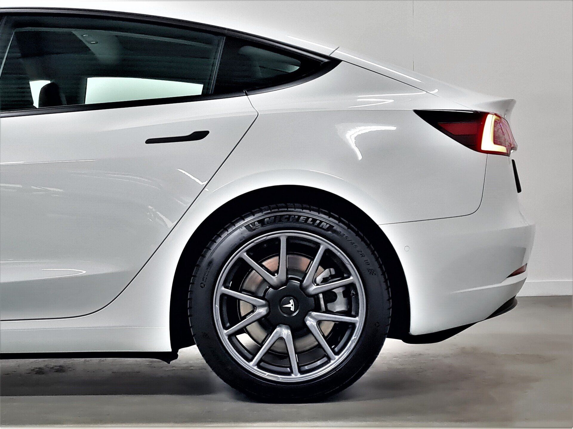 Tesla Model 3 Standard Range Plus