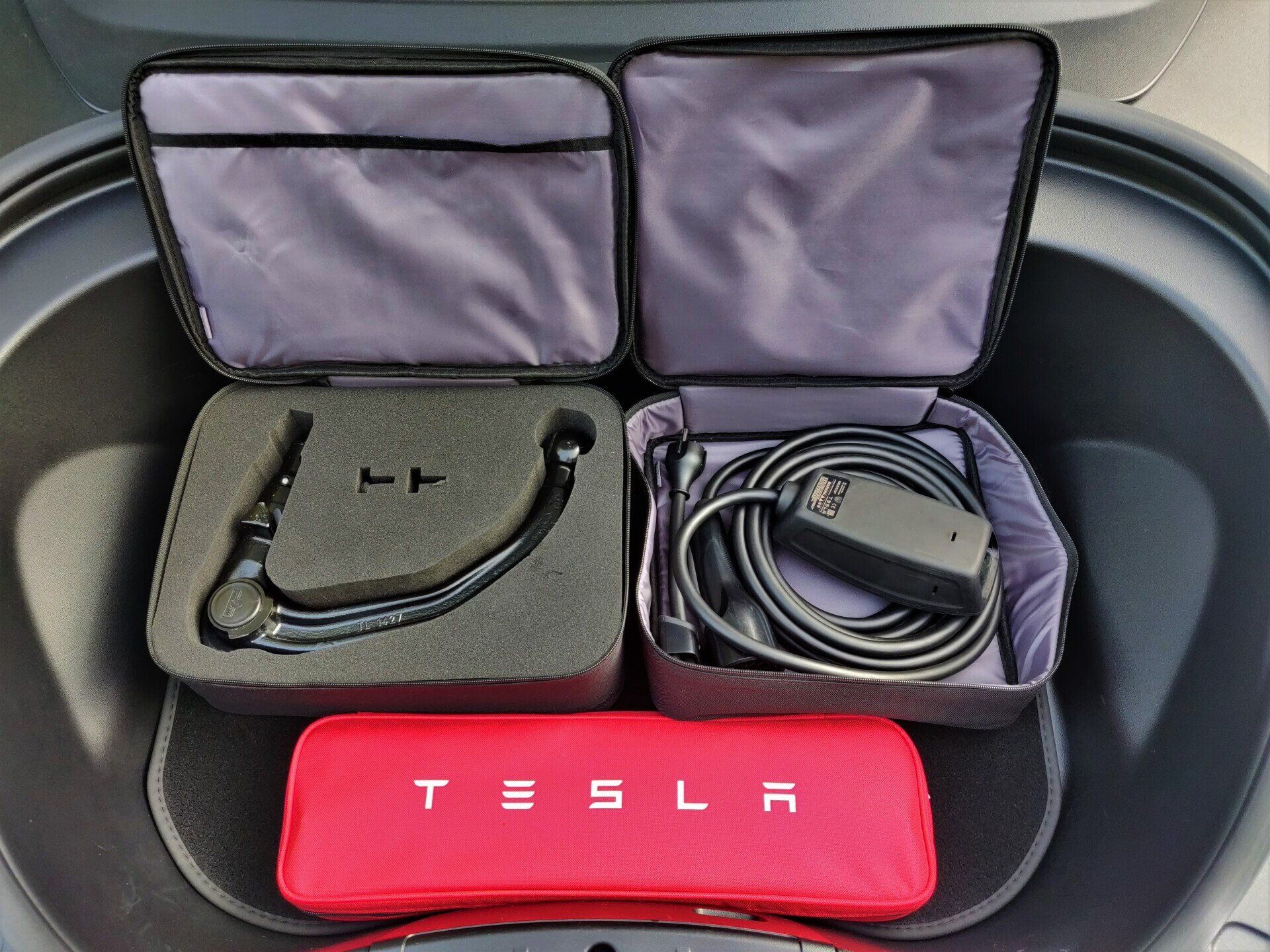Tesla Model 3 Frunk lader trekhaak