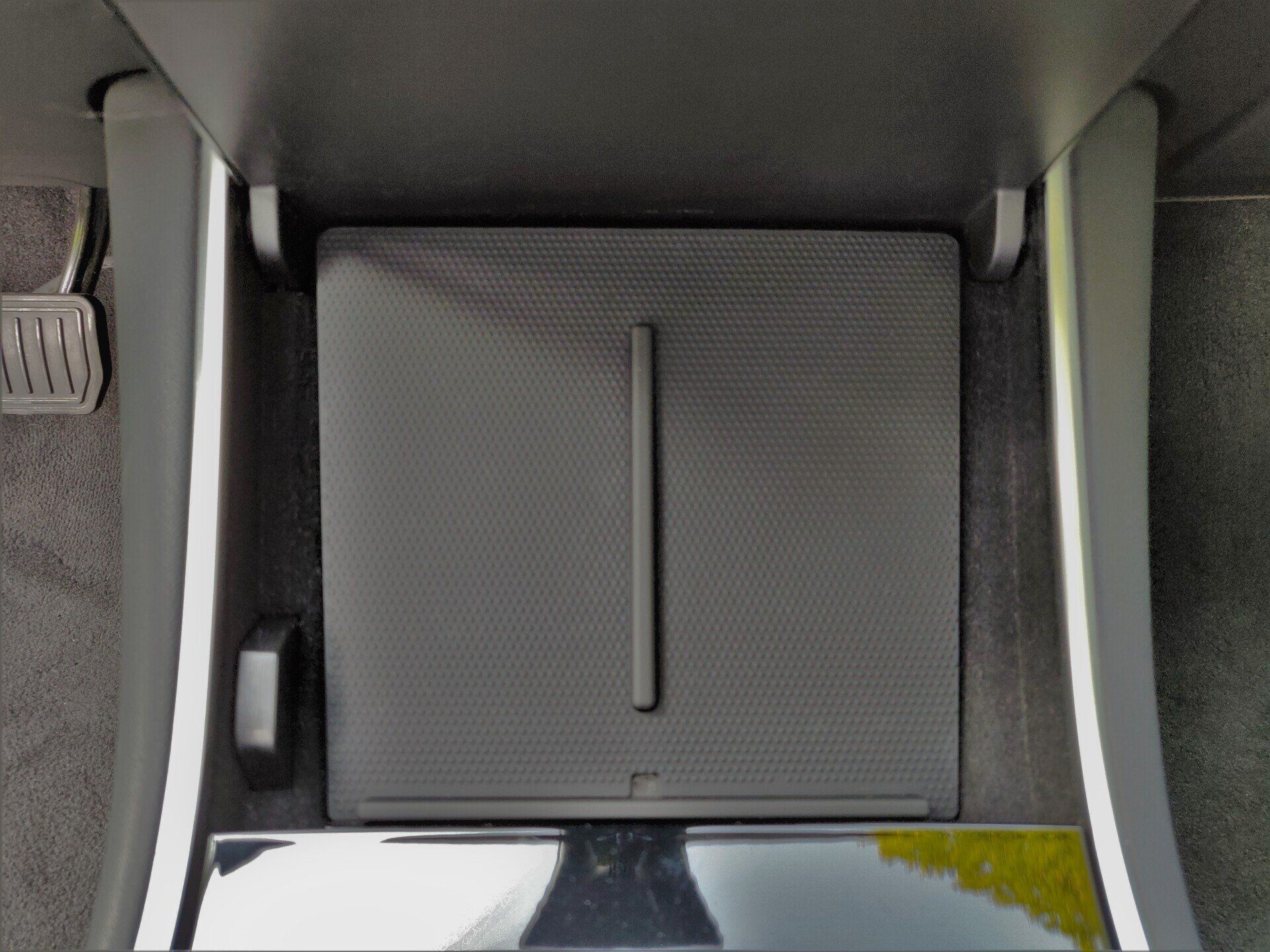 Tesla Model 3 draadloze telefoon lader