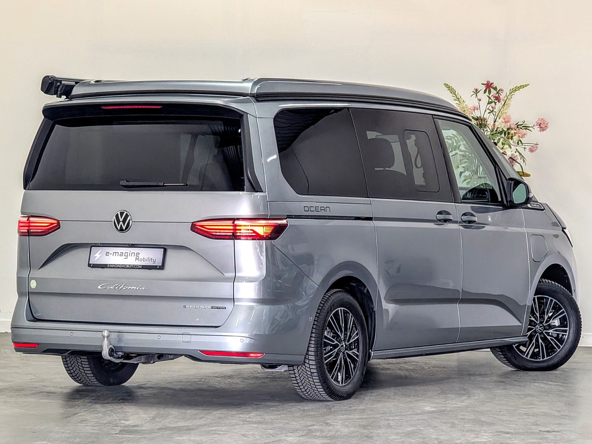 Volkswagen California Ocean eHybrid Mono Silver bij e-magine Mobility in Emmen