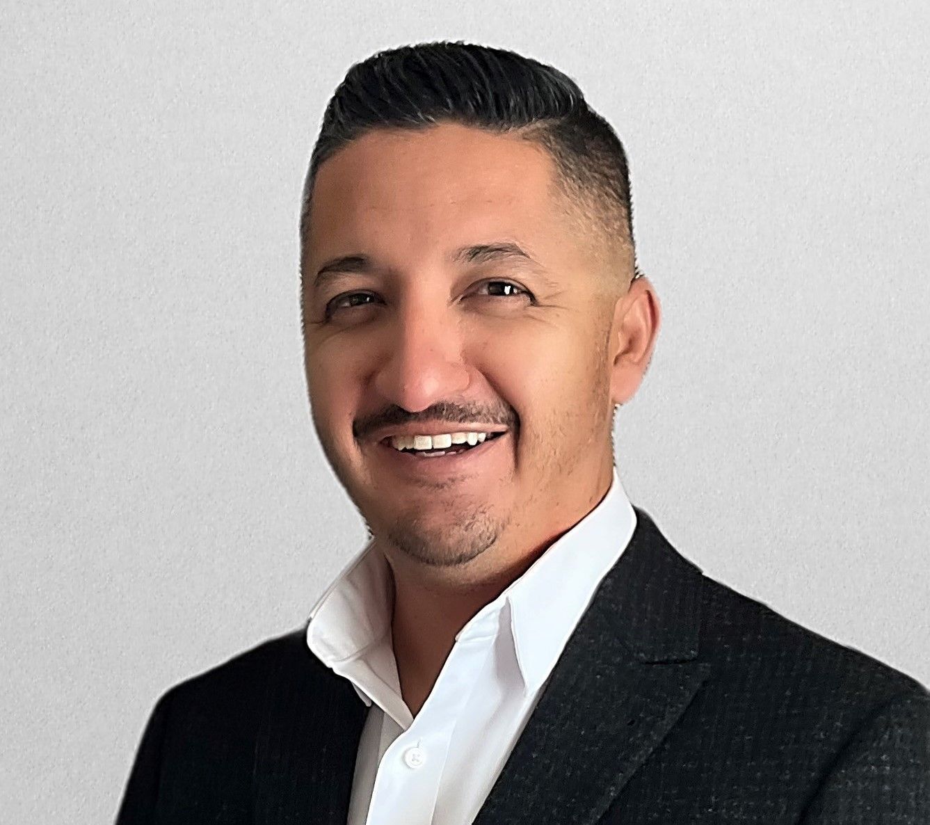 Headshot of Miguel Mata