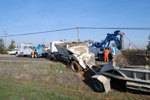 Towing Photos | Sacramento, CA | College Oak Towing