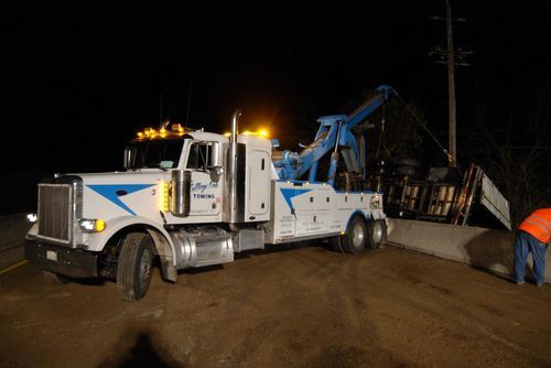 Emergency Towing at Night - emergency towing in Sacramento, CA