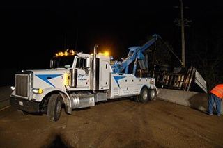 Emergency Towing at Night - emergency towing in Sacramento, CA
