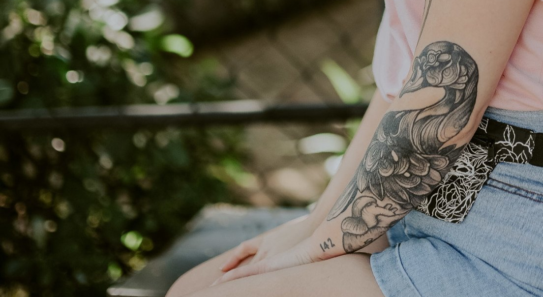 As tatuagens nas mãos desbotam mais rápido? Uma tatuadora explica