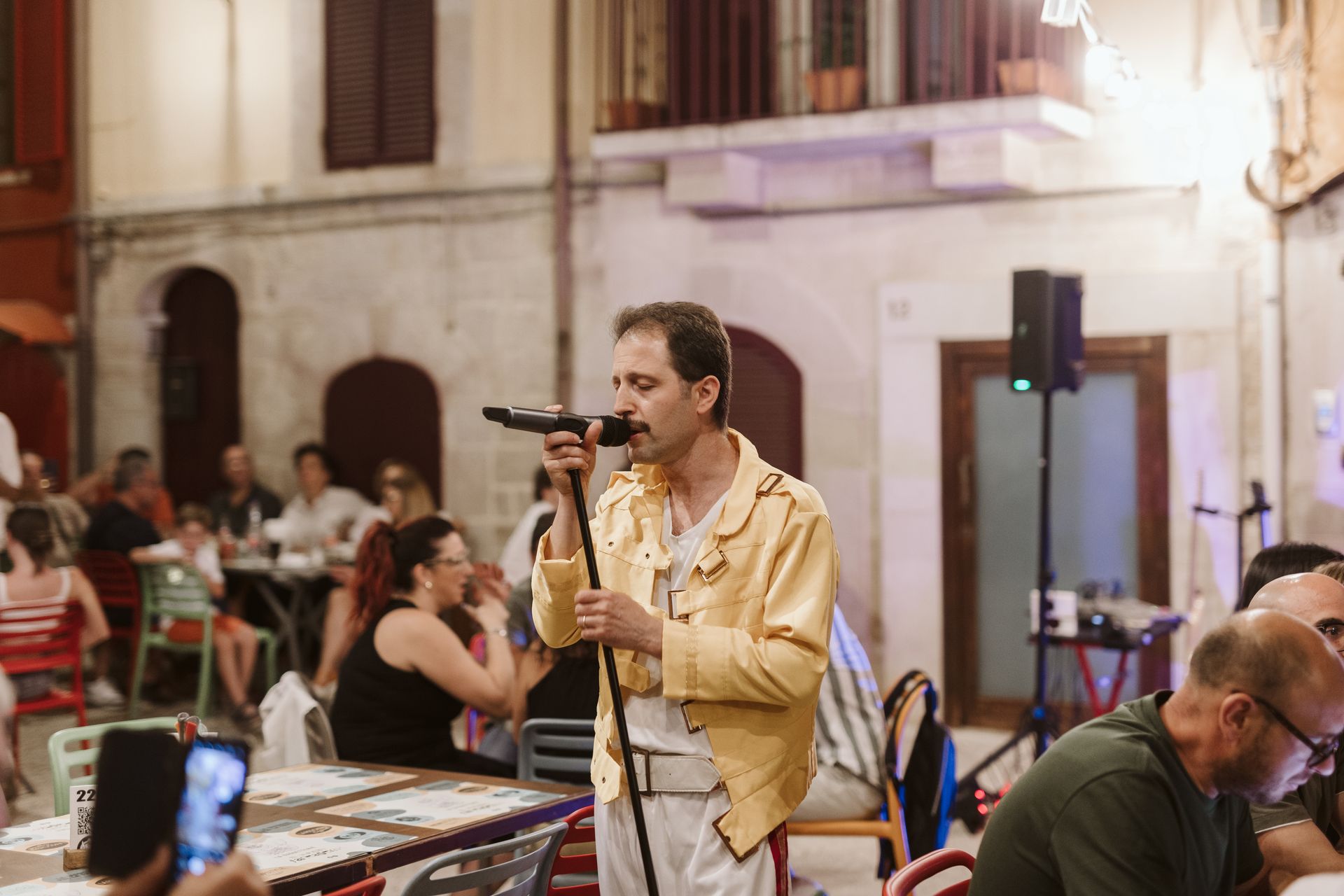 MERCOLEdì 19 giugno 2024 - queen's crown - queen tribute band