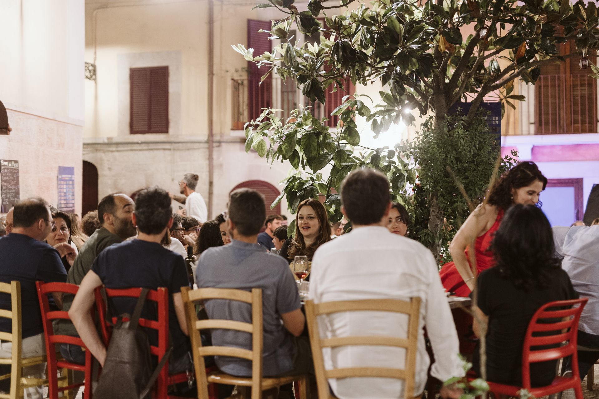 MERCOLEdì 19 giugno 2024 - queen's crown - queen tribute band