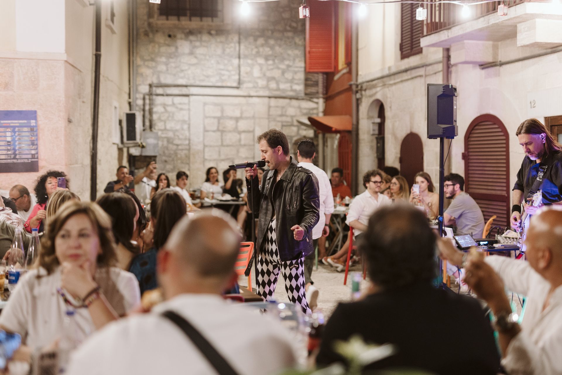 MERCOLEdì 19 giugno 2024 - queen's crown - queen tribute band