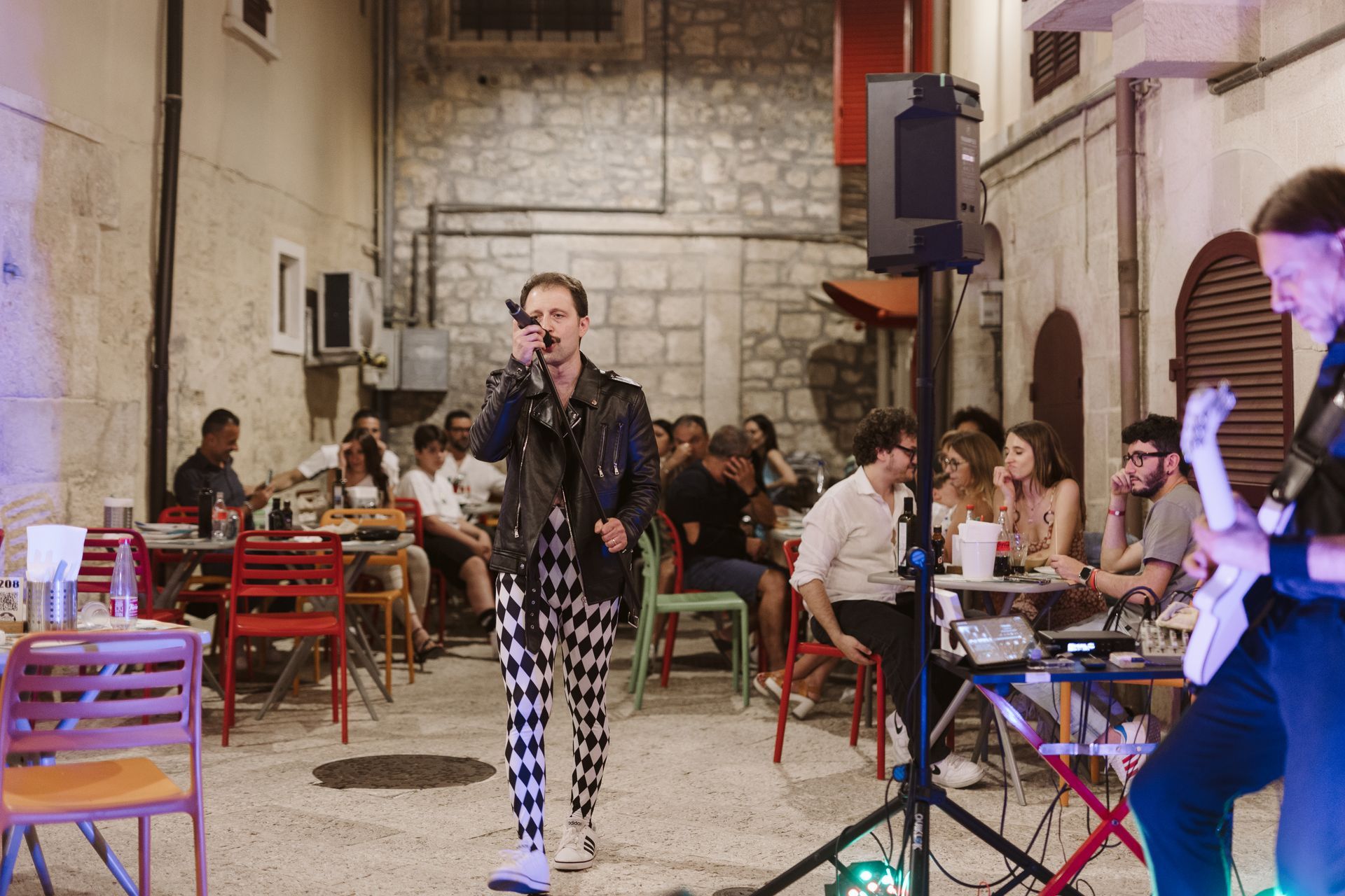 MERCOLEdì 19 giugno 2024 - queen's crown - queen tribute band