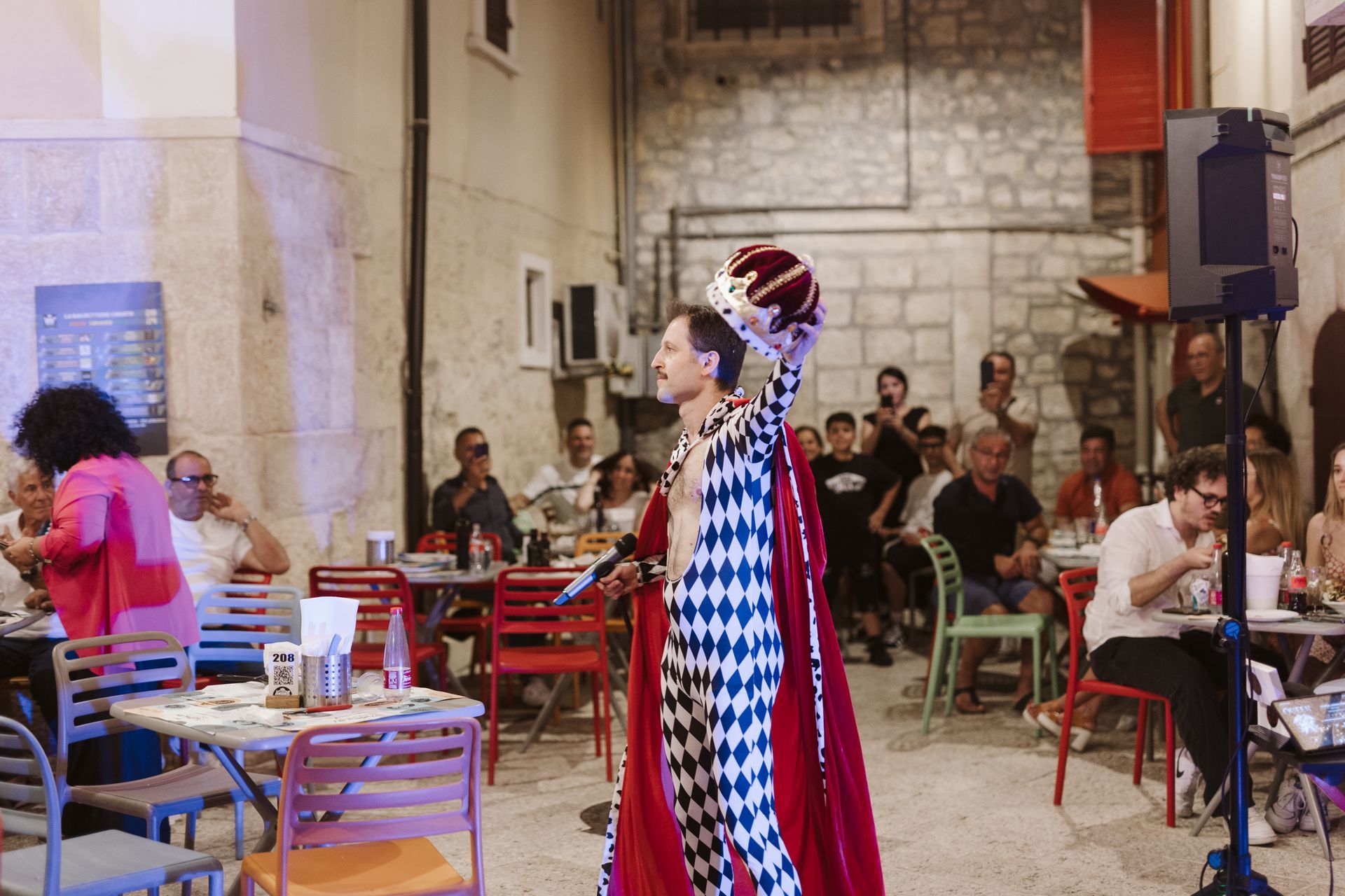 MERCOLEdì 19 giugno 2024 - queen's crown - queen tribute band