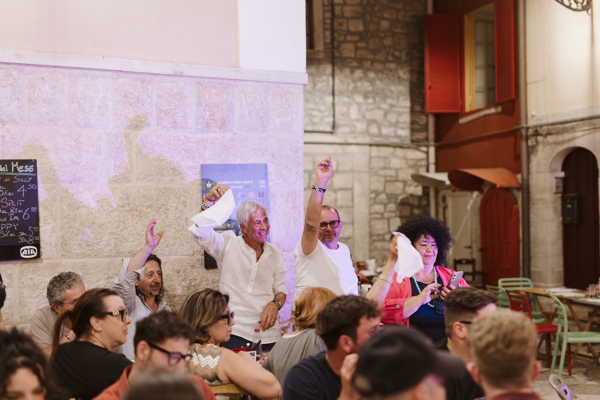 MERCOLEdì 19 giugno 2024 - queen's crown - queen tribute band