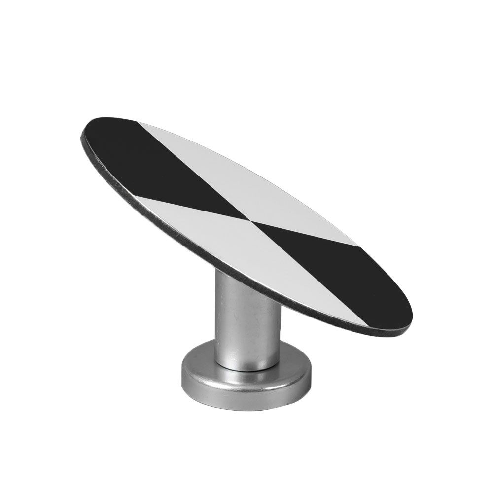 A black and white circle with the diameter of 4.5 inches