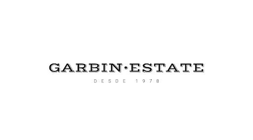 Logotipo de Garbin Estate con el texto: 