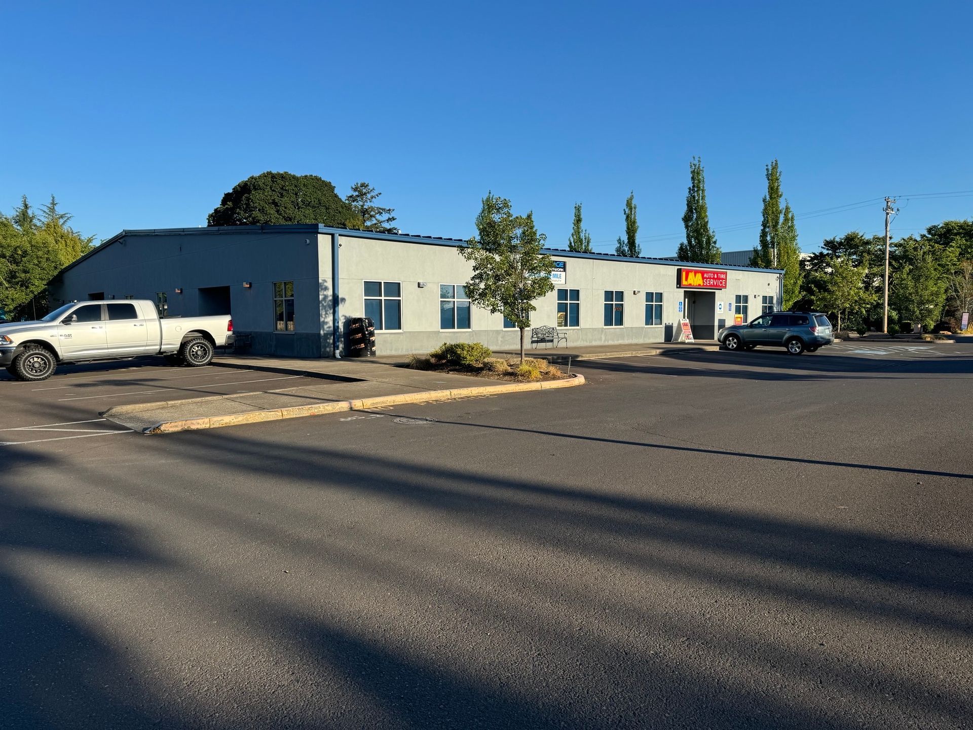 Entrance of Lava Auto Tire Service & Car Wash in Albany, OR