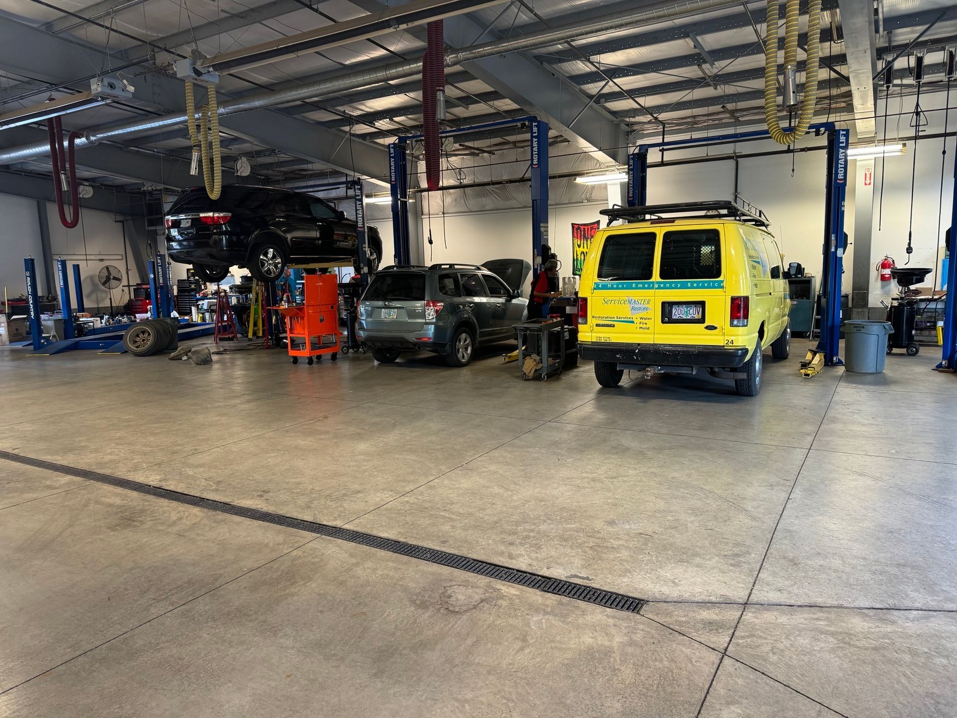 Few Vehicles in Lava Auto Tire Service & Car Wash in Albany, OR