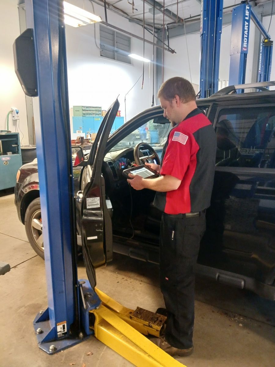 Our Mechanic Diagnostic Car in Albany, OR - Lava Auto Tire Service & Car Wash