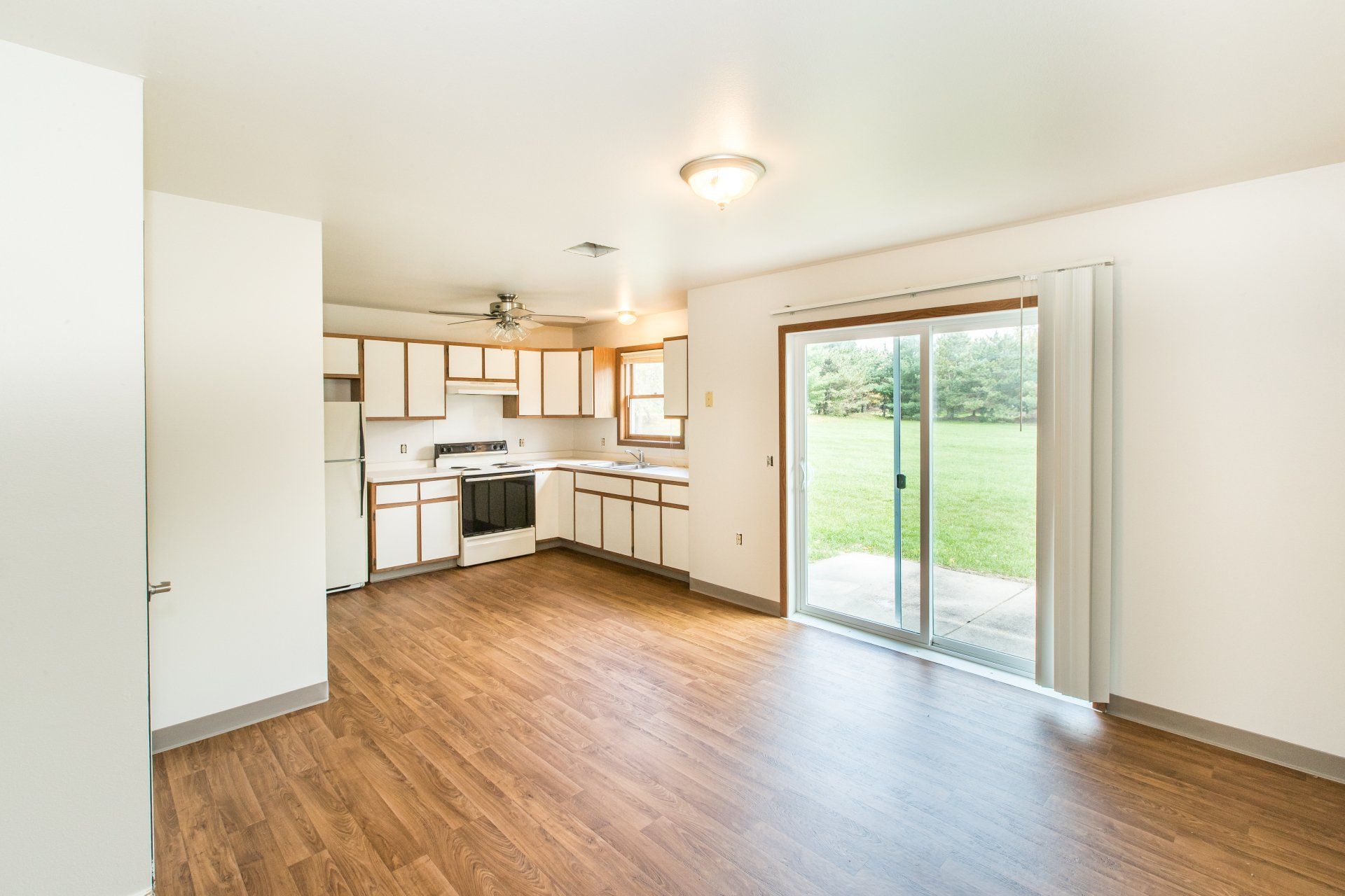 Pinecrest Apartments Diamond Property Management