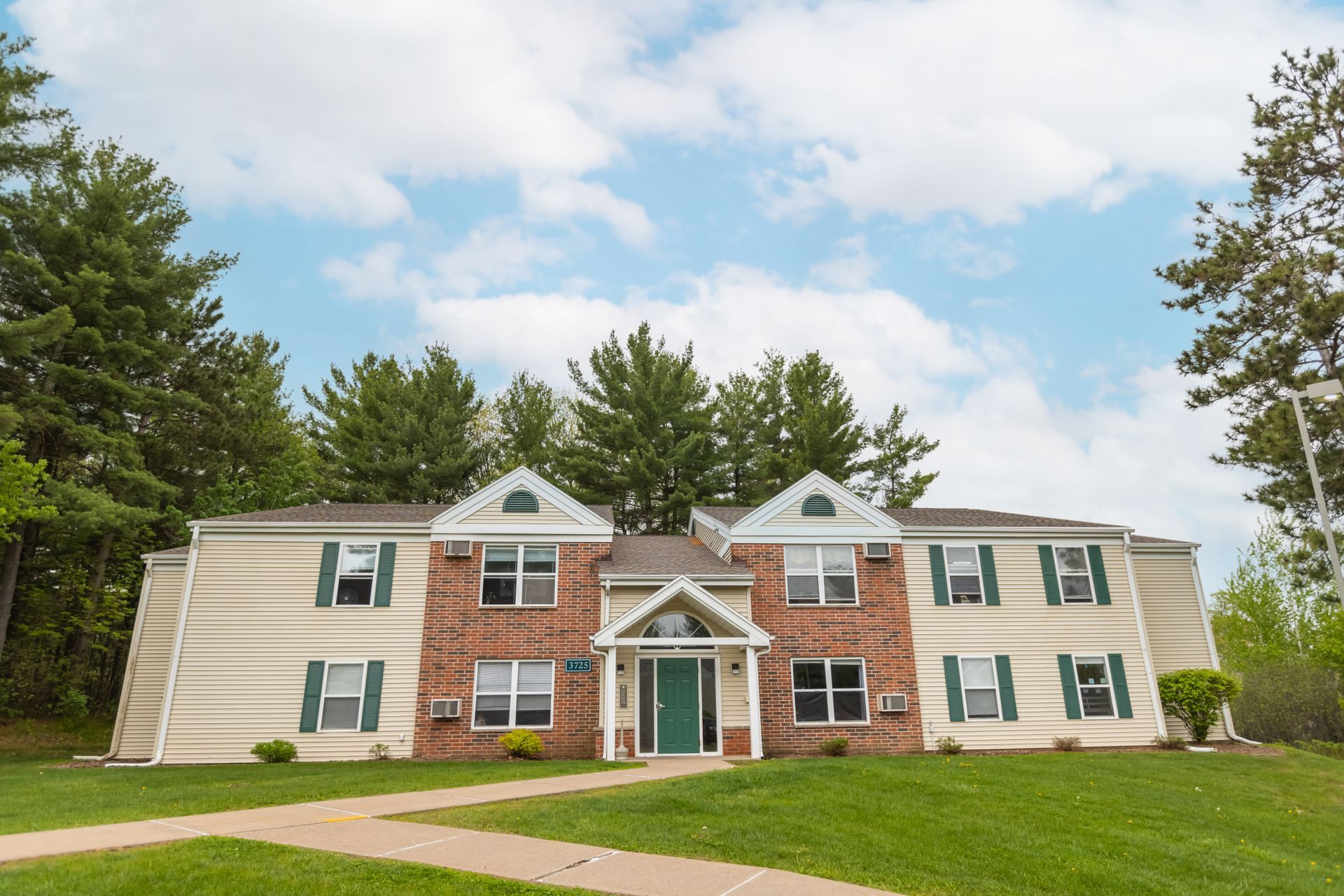 Weston Pines Apartments