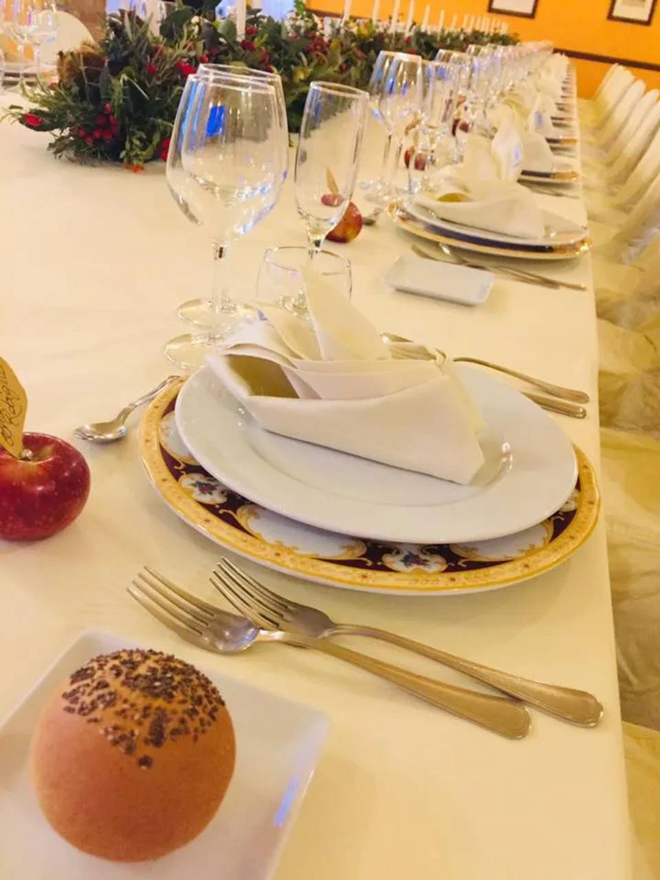 Tavola apparecchiata