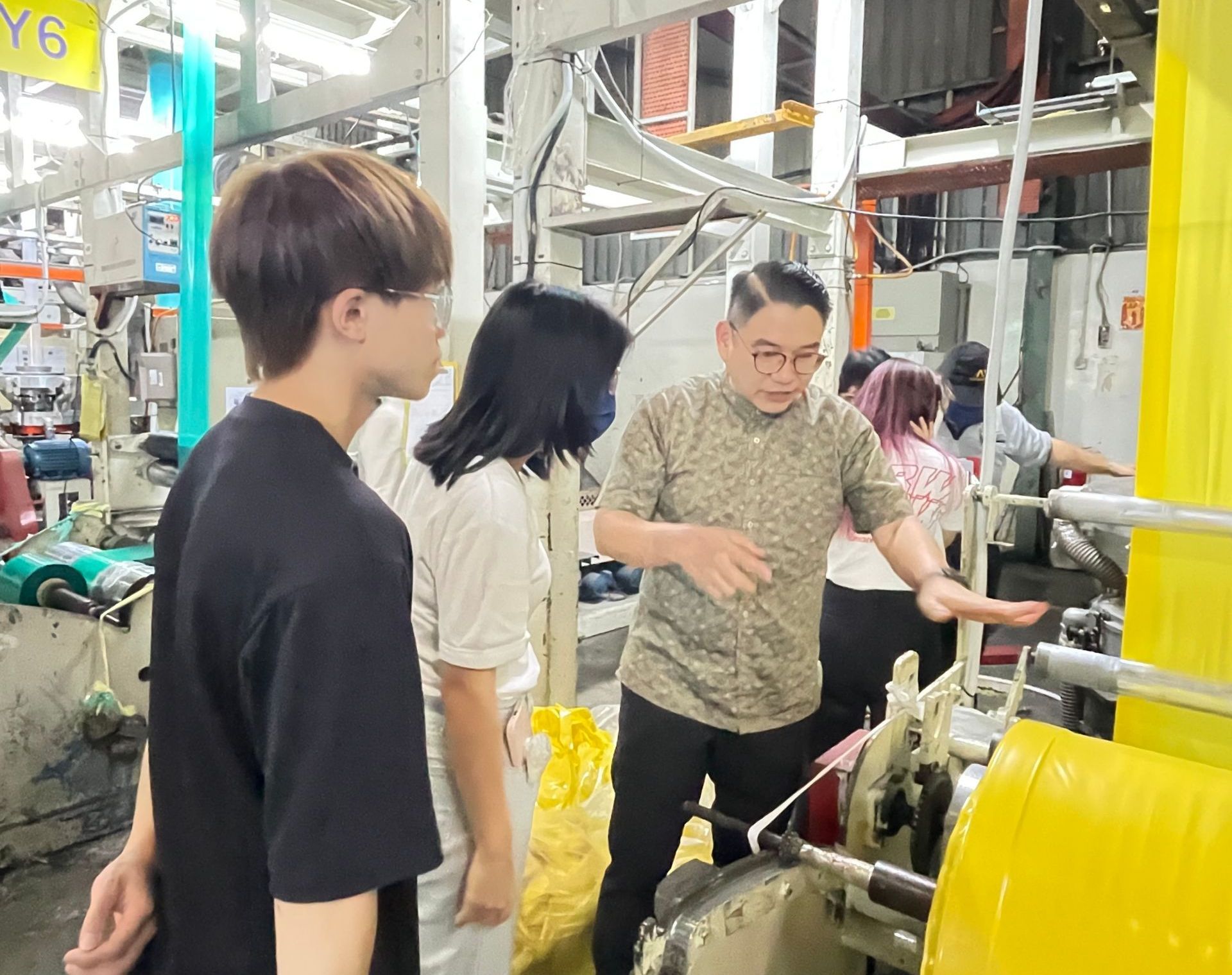 Hwamda's director plastic injection machine