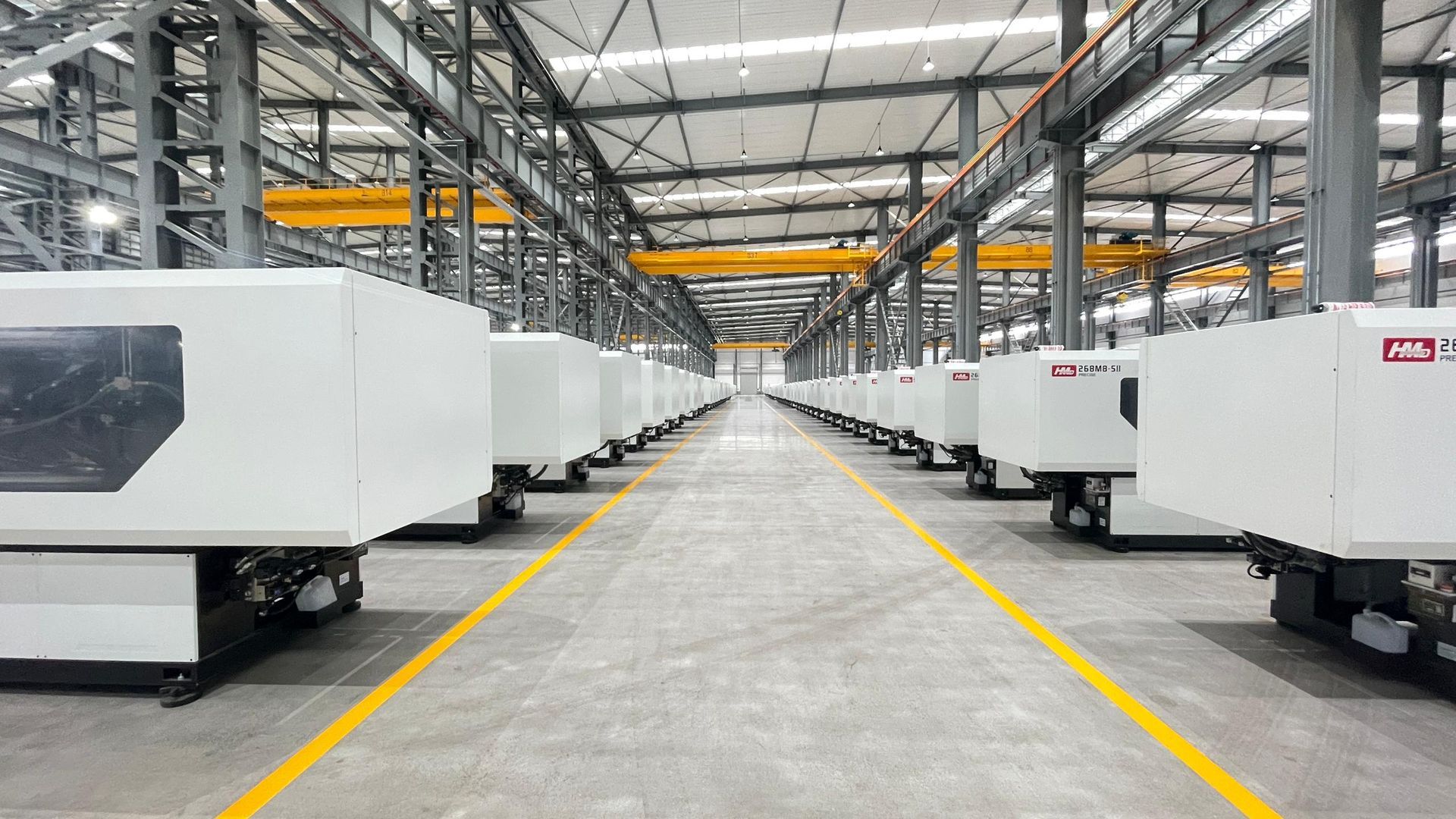 Hwamda high speed plastic injection molding machine