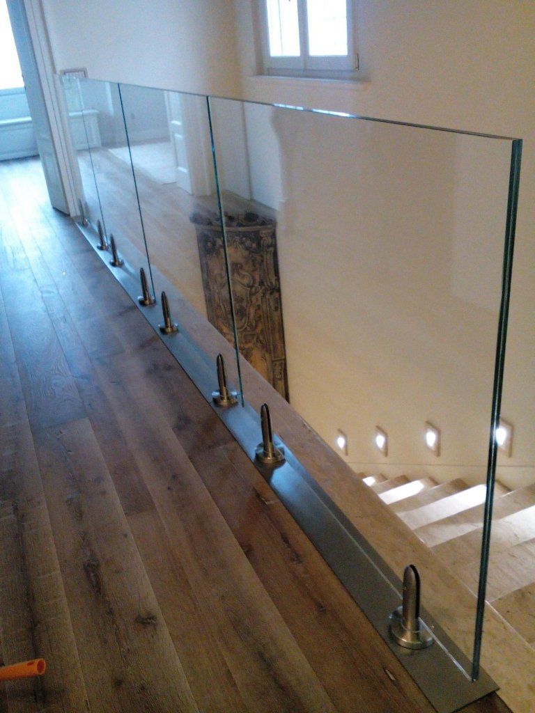 balaustra  in vetro trasparente