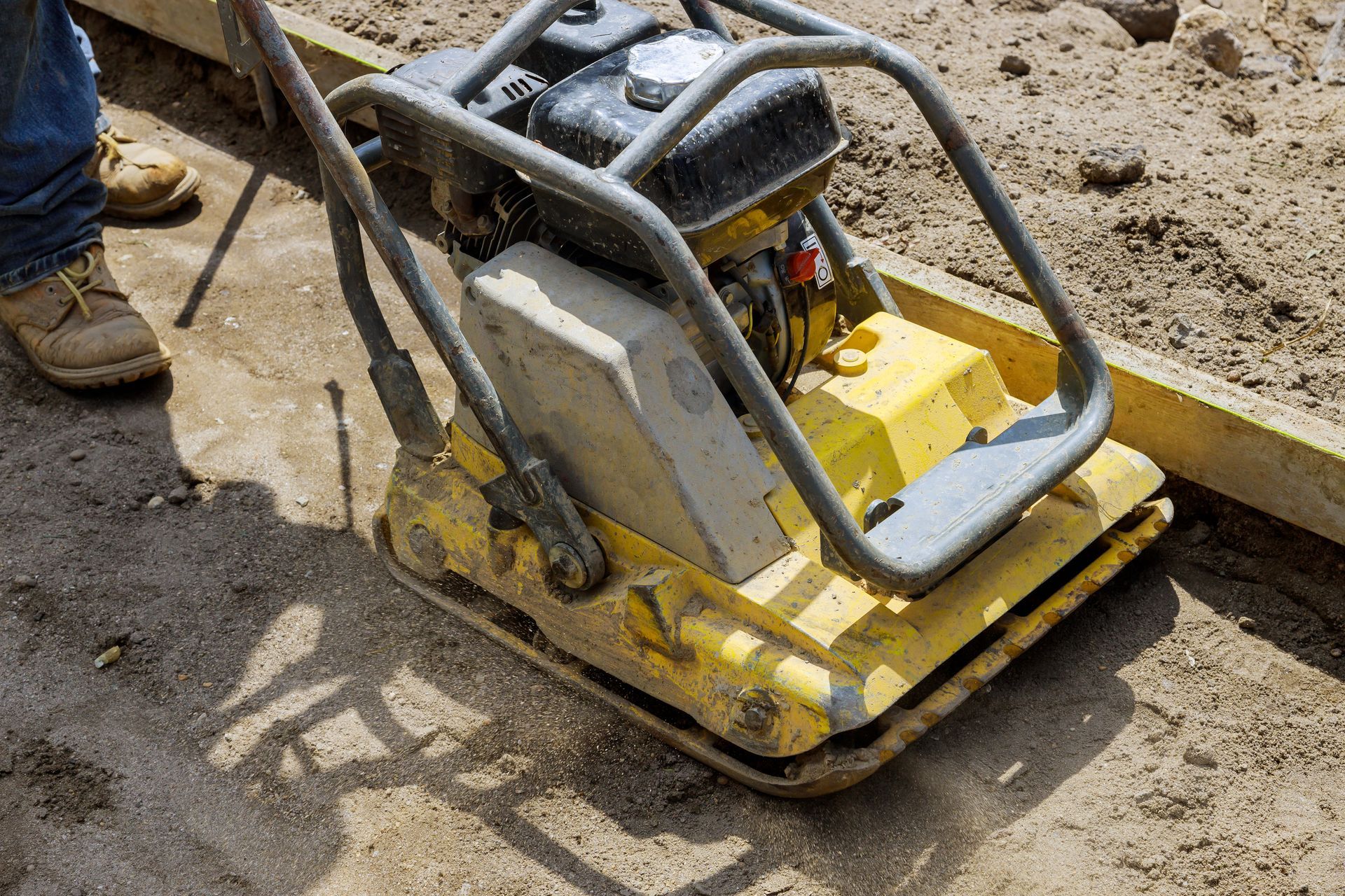 Plate compactor hire
