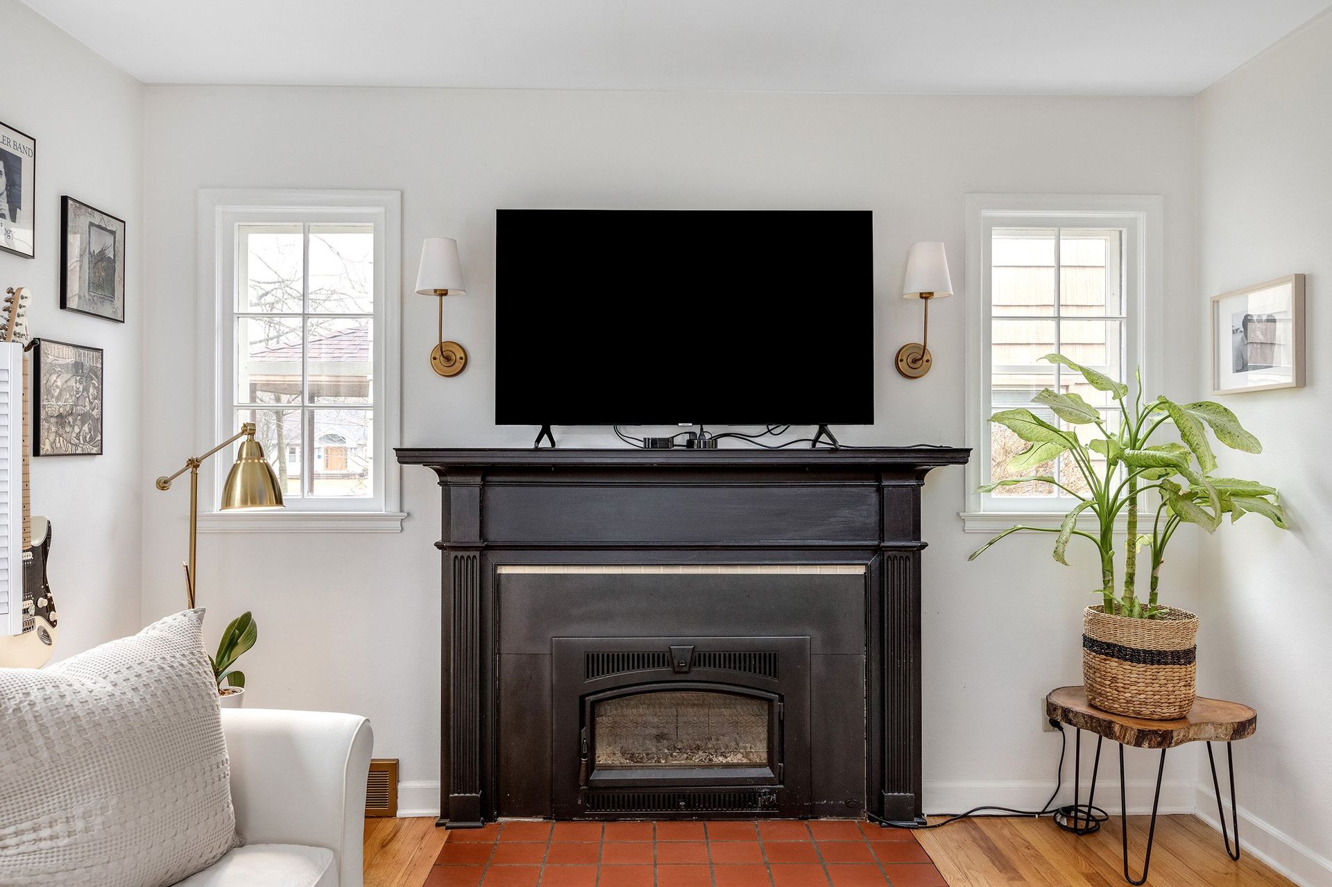  Ann Arbor Real Estate Photography - fireplace detail 