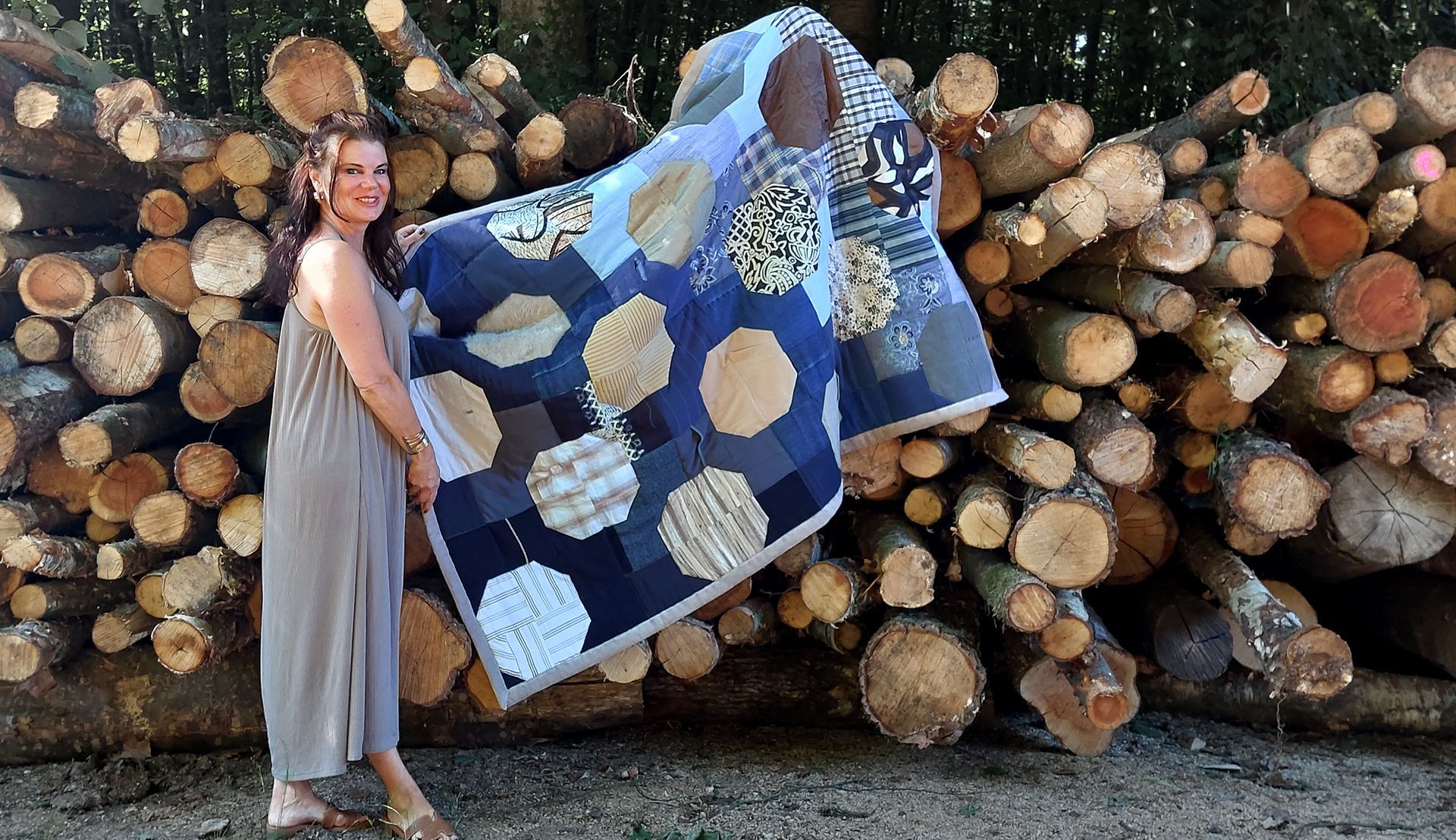 HANDWERKJUFFIE.NL Masterontwerper in memorydekens, troostdeken en herinneringsdeken. Een nieuw leven voor kleding van een overleden dierbare, baby- of kinderkleding.