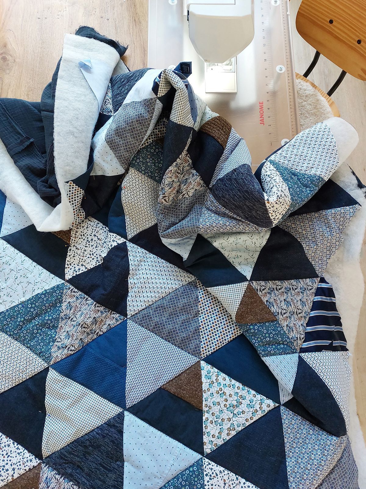 HANDWERKJUFFIE.NL Masterontwerper in memorydekens, troostdeken en herinneringsdeken. Een nieuw leven voor kleding van een overleden dierbare, baby- of kinderkleding.