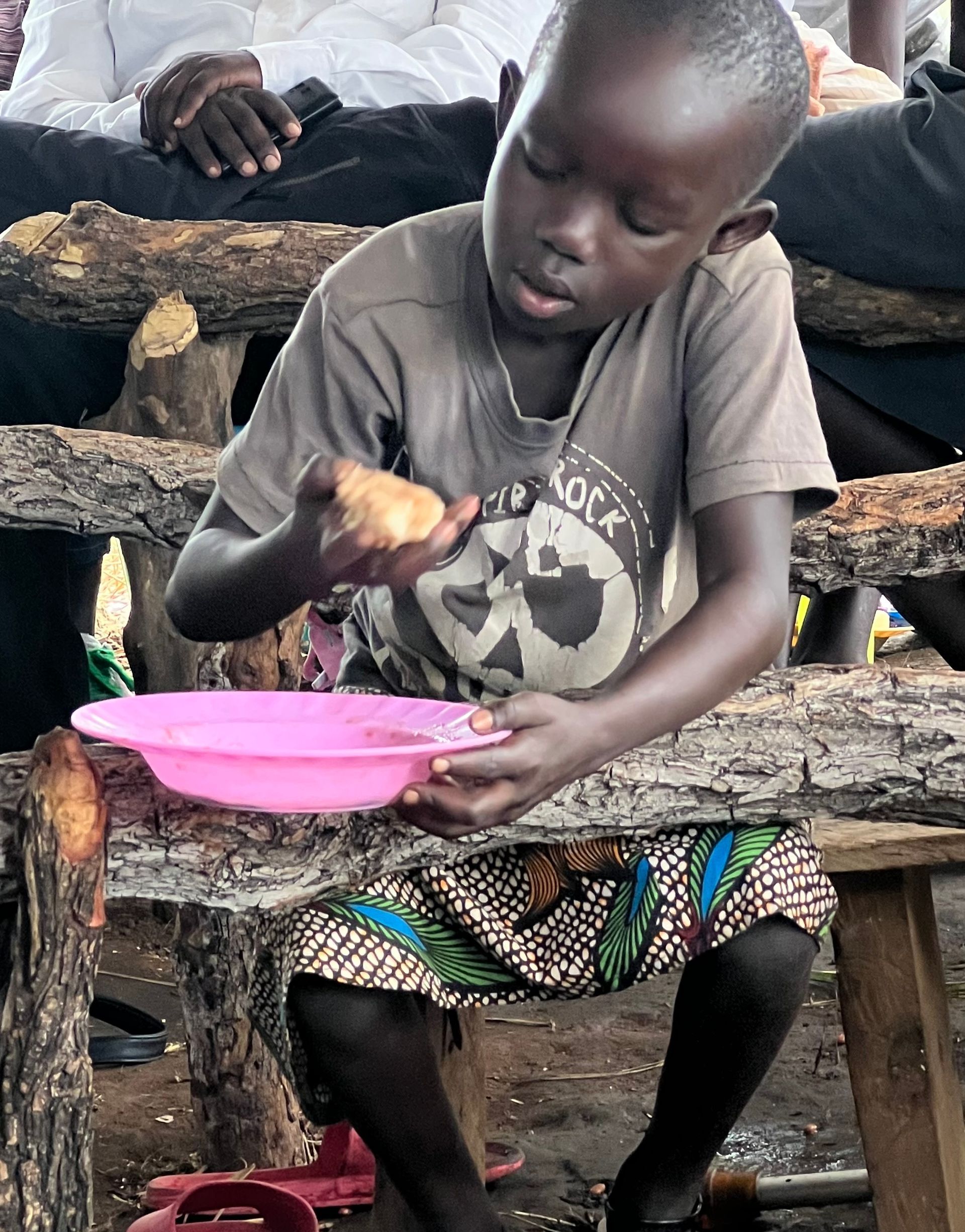 Amigos feeding children pic 2