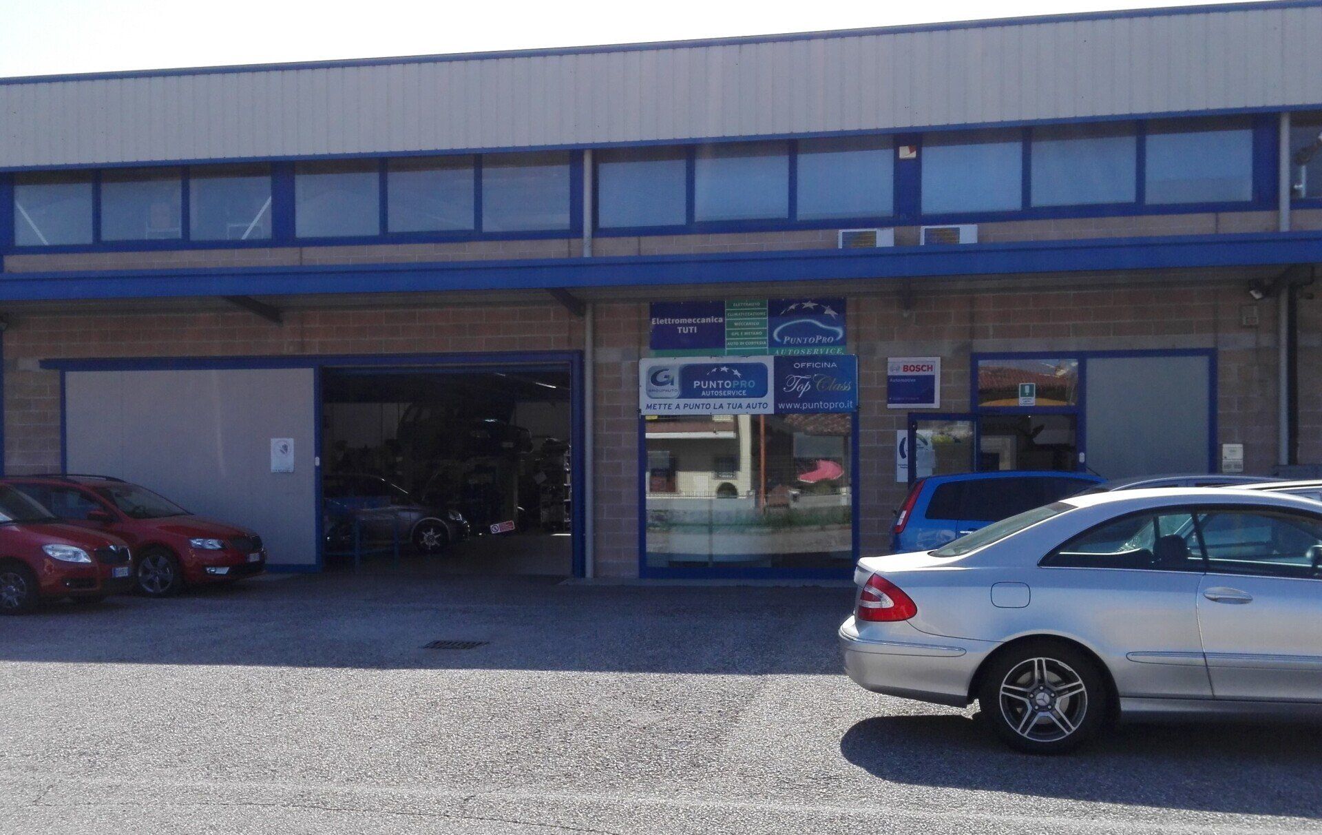 ingresso dell'officina